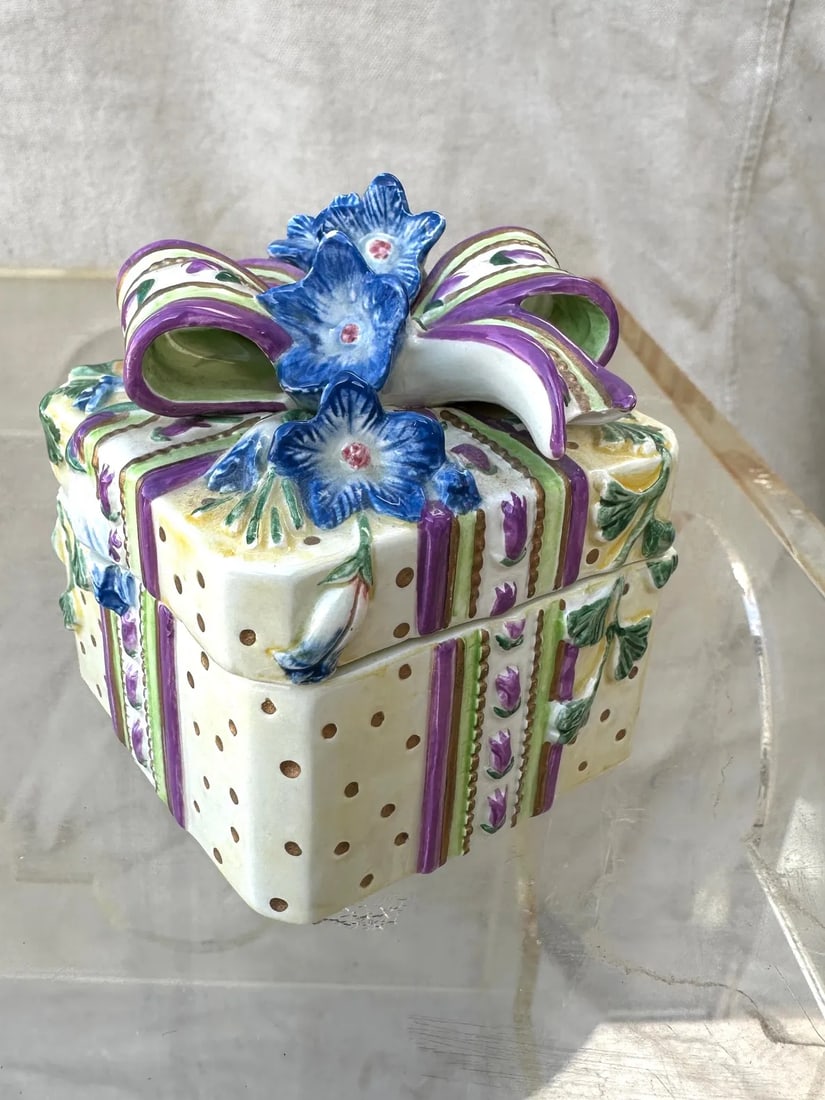 Fitz and Floyd Flower Trinket Box - 2