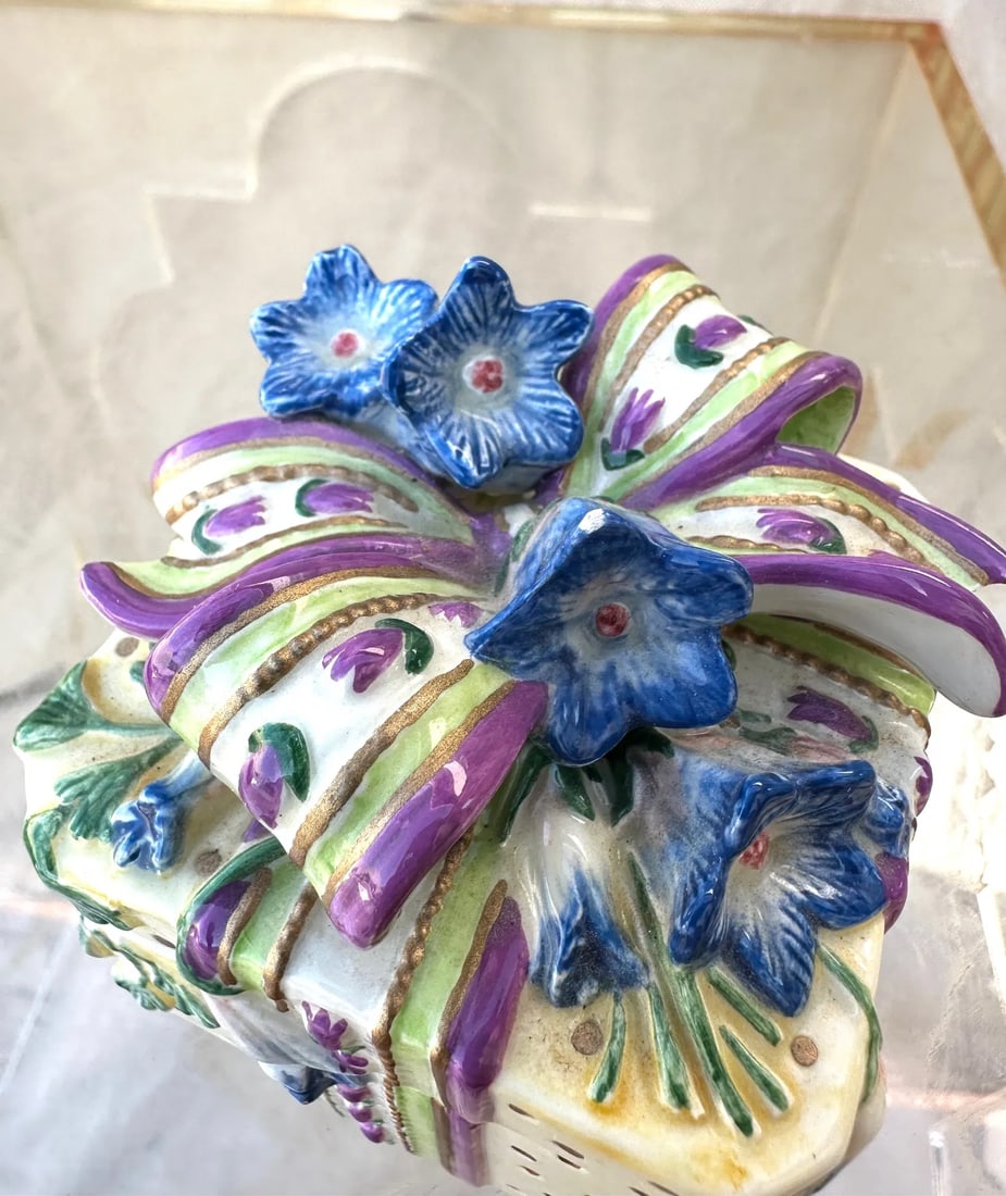 Fitz and Floyd Flower Trinket Box - 3