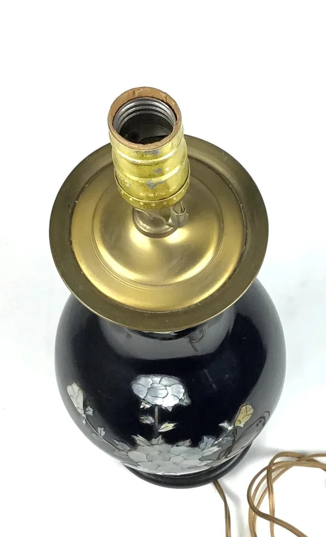 1950s Black Cloisonné Table Lamp With Mother of Pearl Details - 5