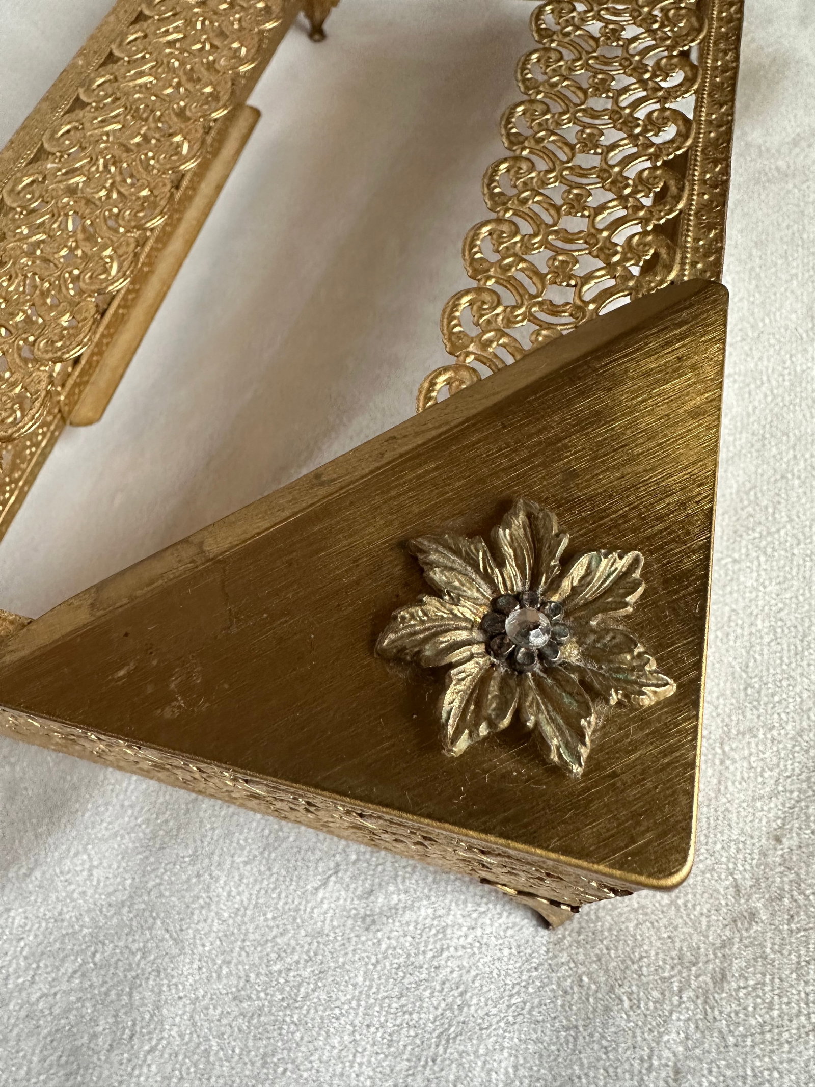 Vintage Gold Tone Filigree Metal Tissue Box Cover - 8