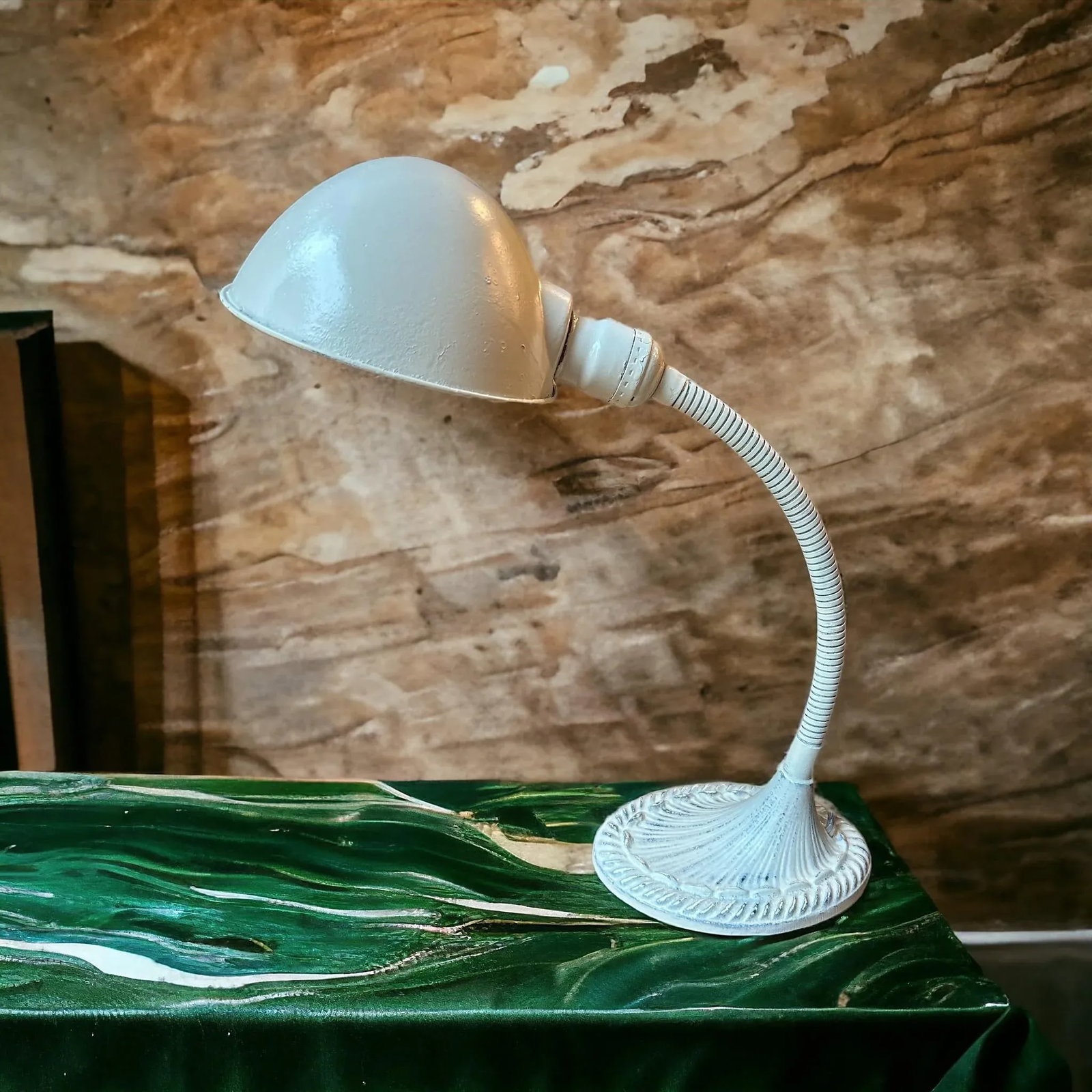 Early 20th Century Cast Iron Gooseneck Desk Table Lamp by Eagle - 11