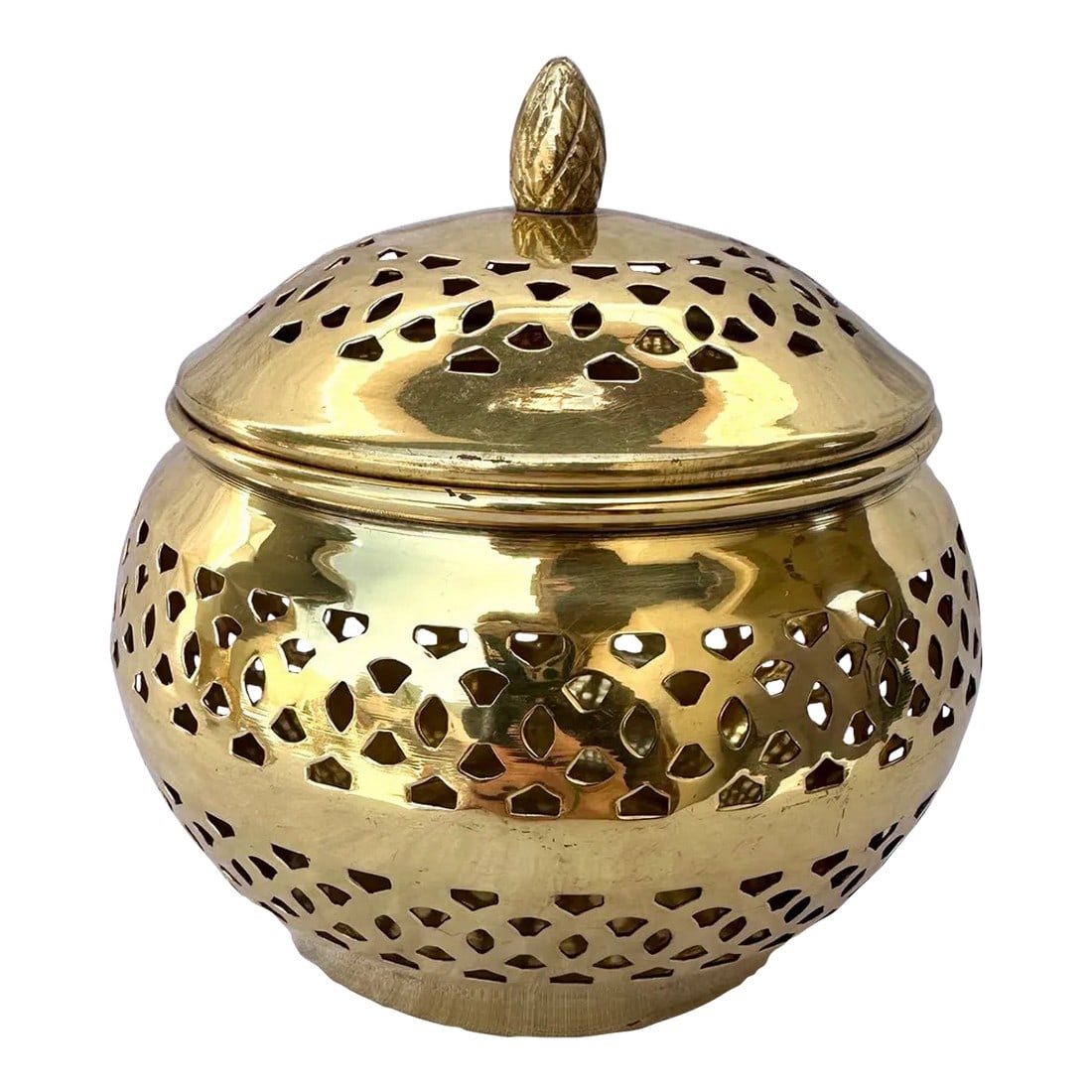 Vintage Brass Lidded Potpourri/Incense Bowl: Vintage Brass Lidded Potpourri/Incense Bowl, perfect for a guest room or powder room. 5in x 5x 5in h Make sure to follow me, I have flash sales for my followers only B4s Condition: Alterations: Origin