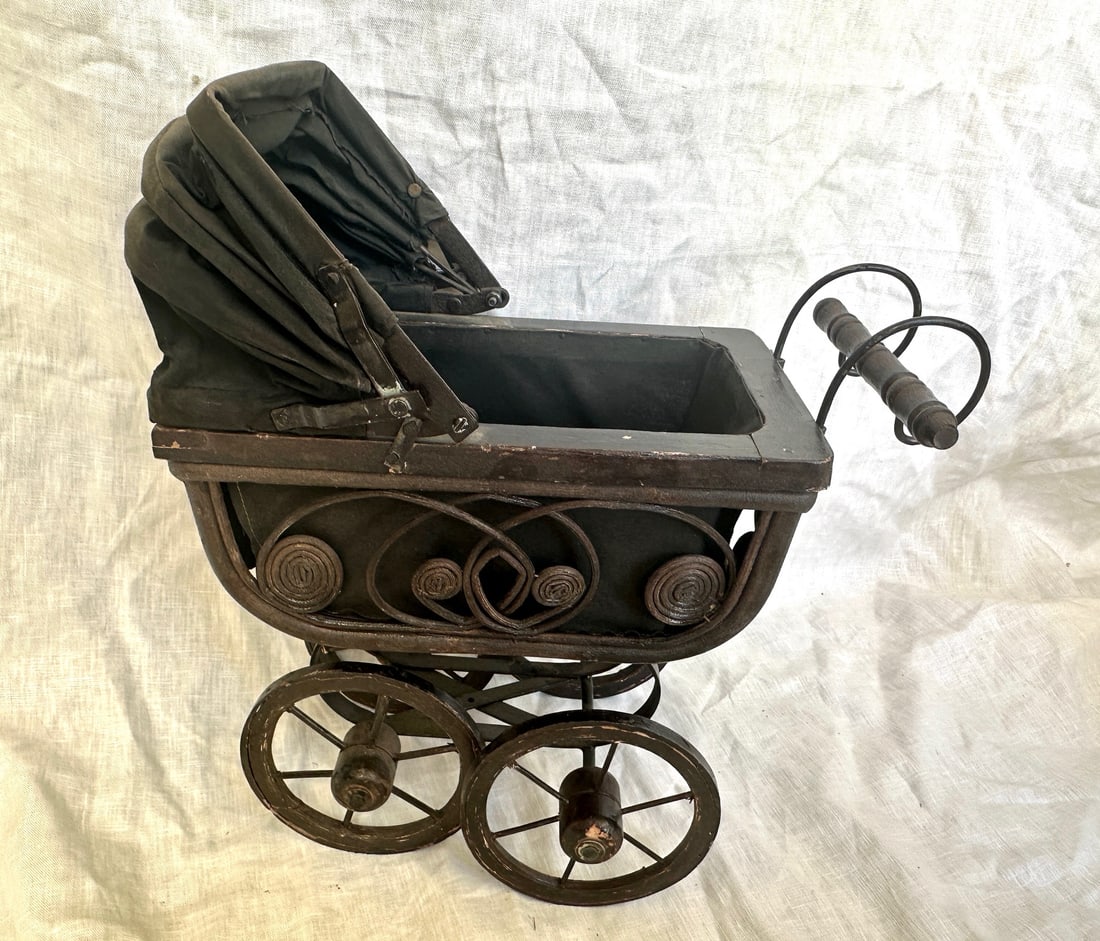 Vintage Victorian Doll Carriage - 2