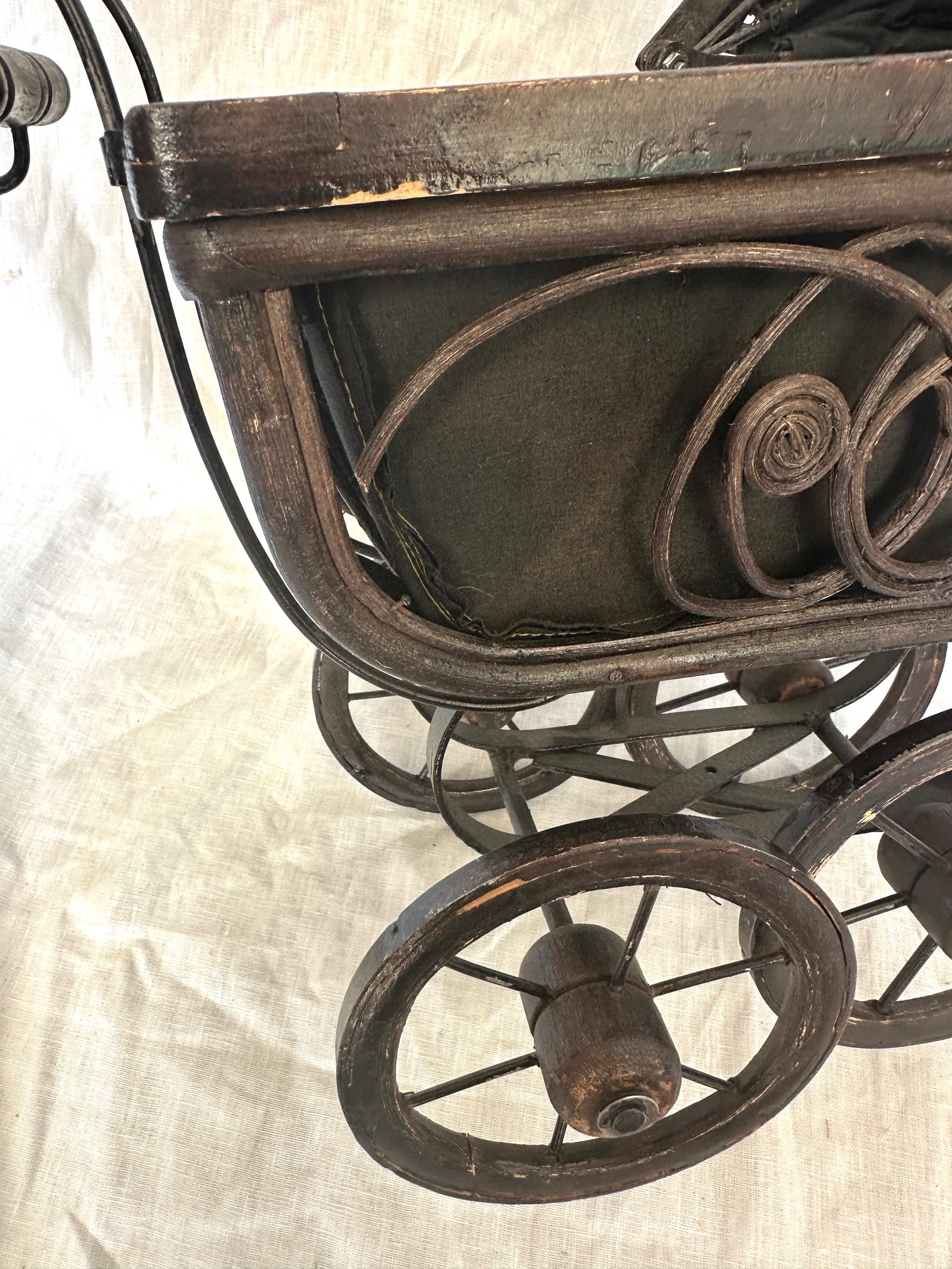 Vintage Victorian Doll Carriage - 7