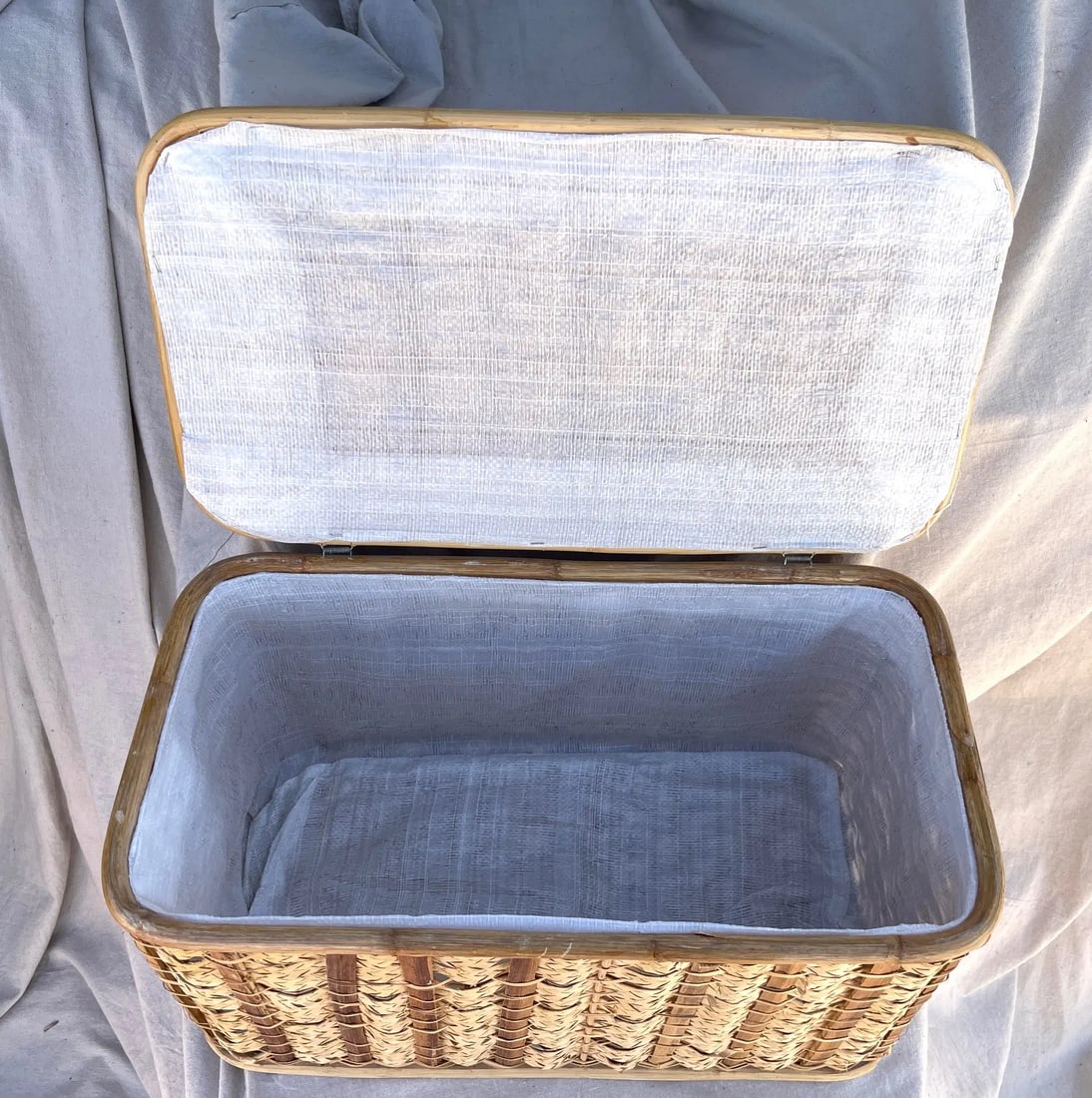 Vintage Bent Bamboo Seagrass Lidded Basket - 2