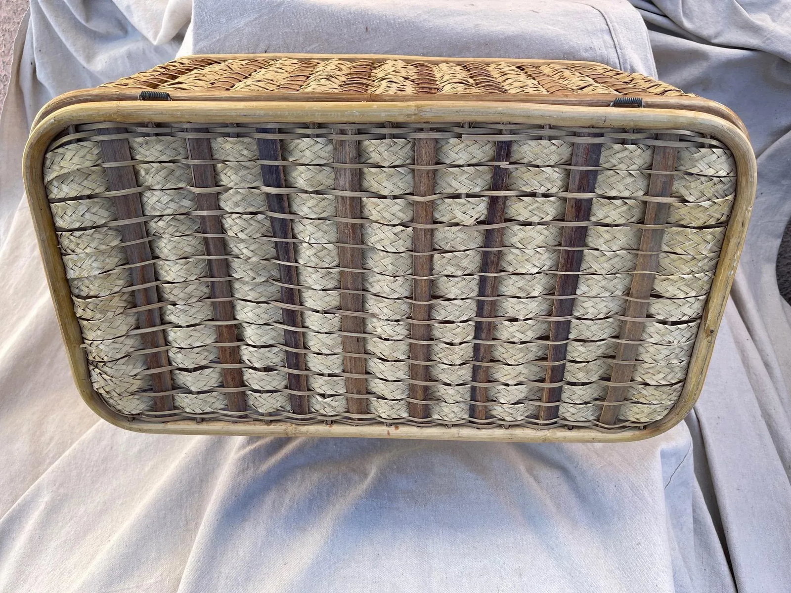 Vintage Bent Bamboo Seagrass Lidded Basket - 6