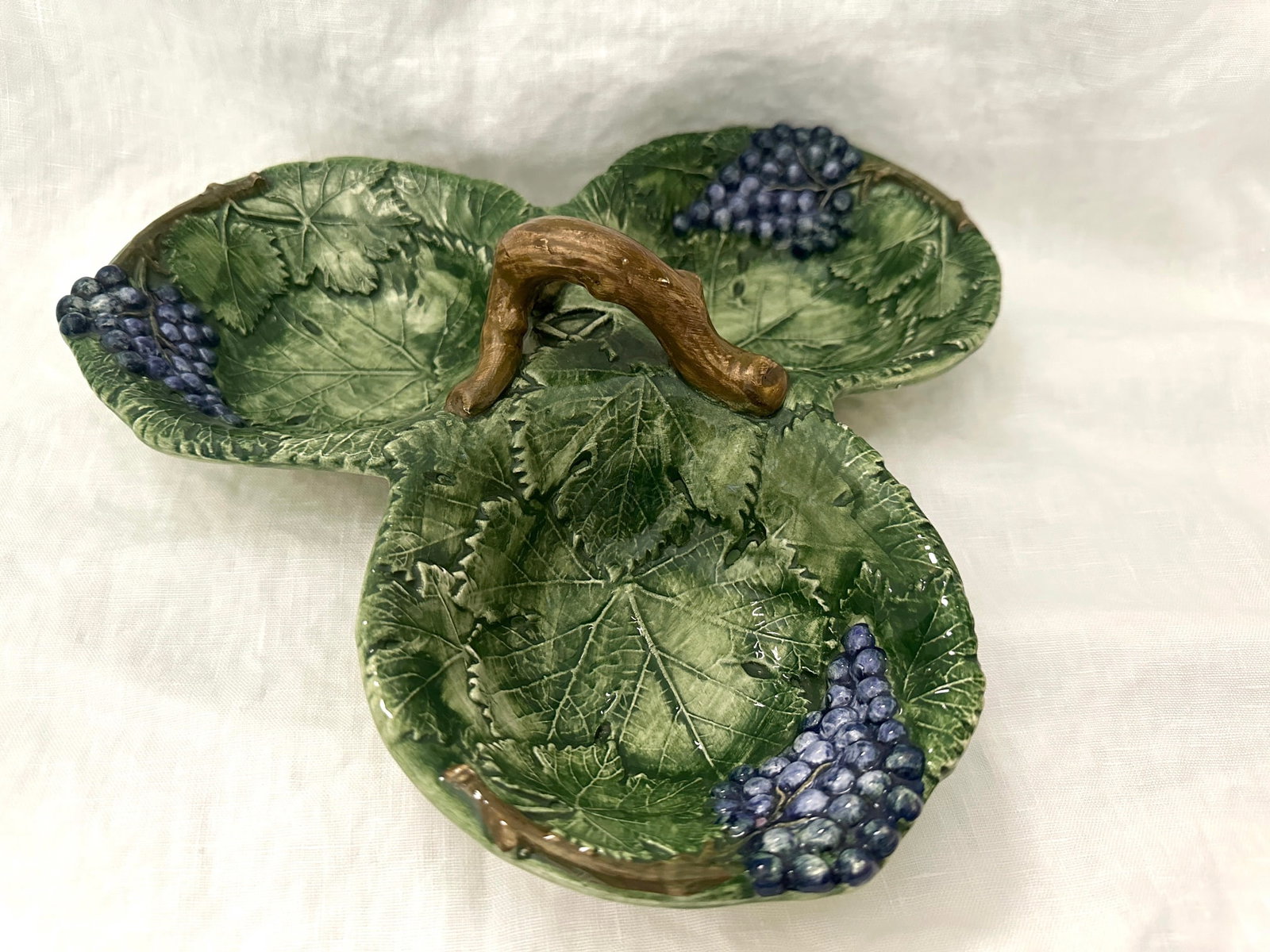 Green Grape Leaf Divided Dish - 5