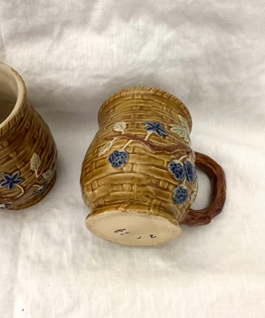 Vintage Set of 2 Majolica Blueberries/Basketweave Mugs - 6