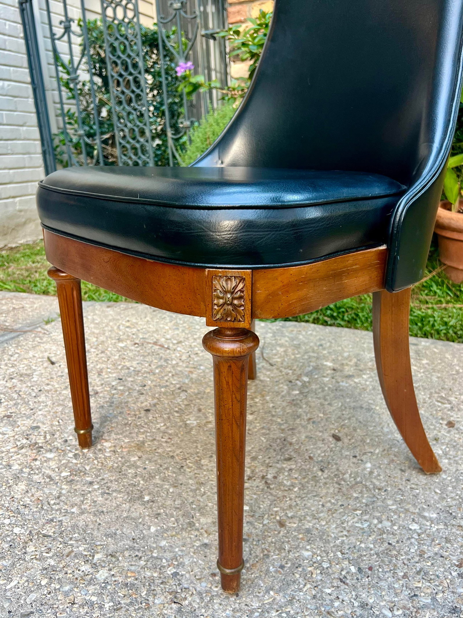 Chic Vintage Hollywood Regency Black Leather Side Chair With Brass Handle - 5
