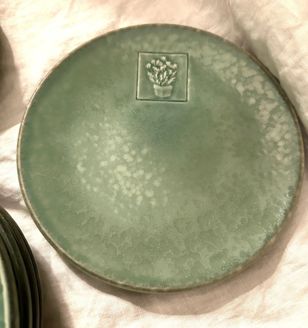 Vintage Pfaltzgraff "Naturewood Serenity Green" Stoneware Set of 34 - 2