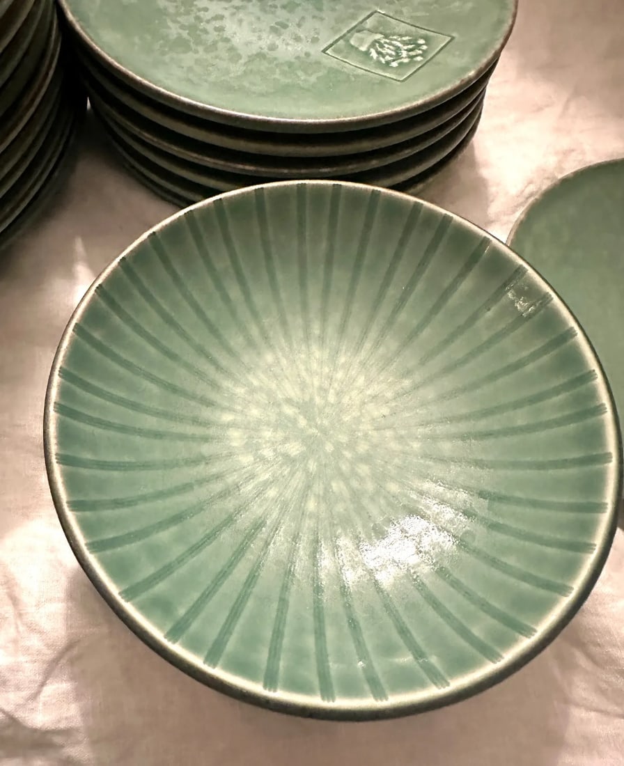 Vintage Pfaltzgraff "Naturewood Serenity Green" Stoneware Set of 34 - 4