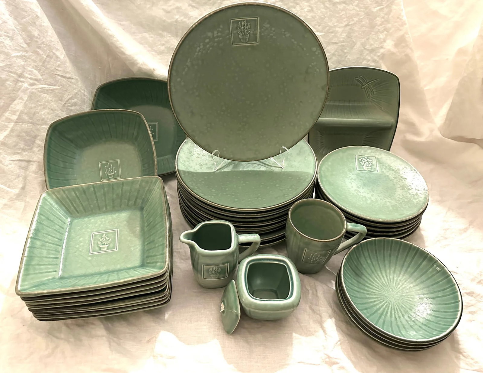 Vintage Pfaltzgraff "Naturewood Serenity Green" Stoneware Set of 34 - 7