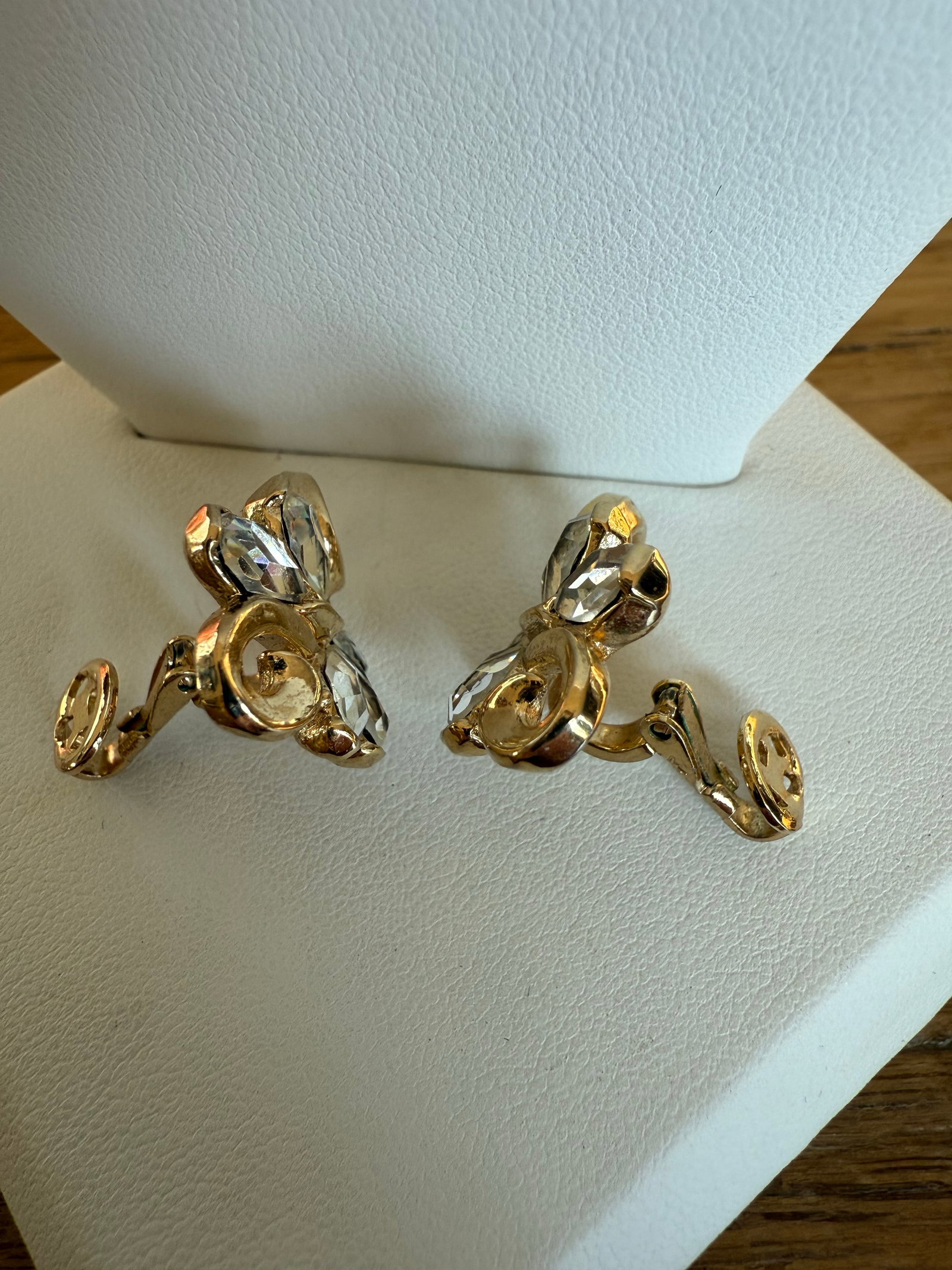 Mid 20th Century Vintage Trifari Gold Rhinestone Clip on Earrings, A Pair - 9