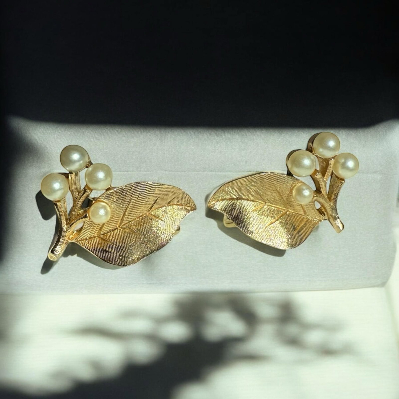 Mid 20th Century Trifari Vintage Gold Tone Leaf Earrings With Pear Accents - 5