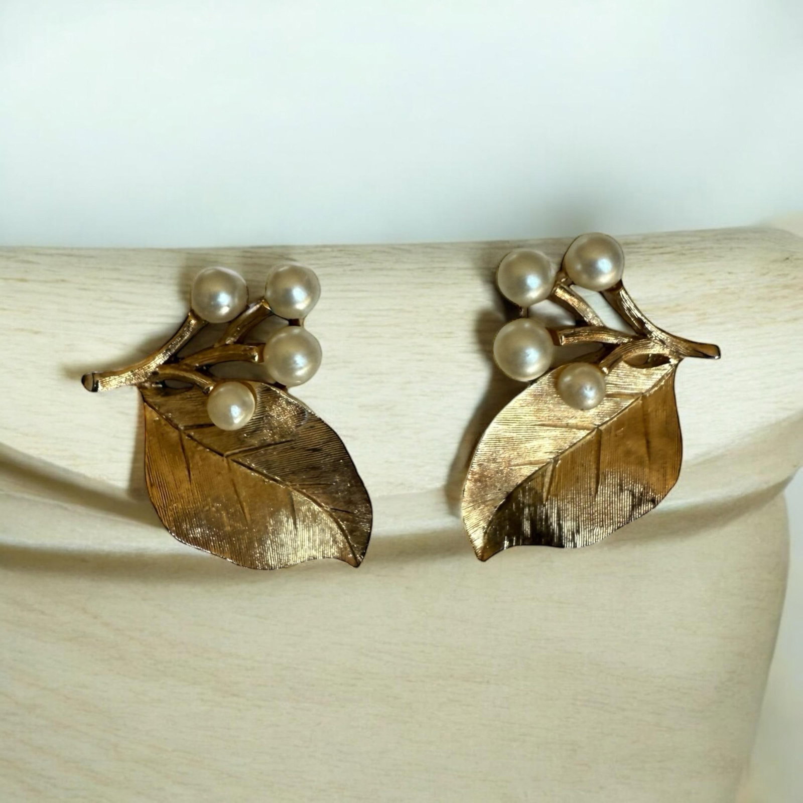 Mid 20th Century Trifari Vintage Gold Tone Leaf Earrings With Pear Accents - 6