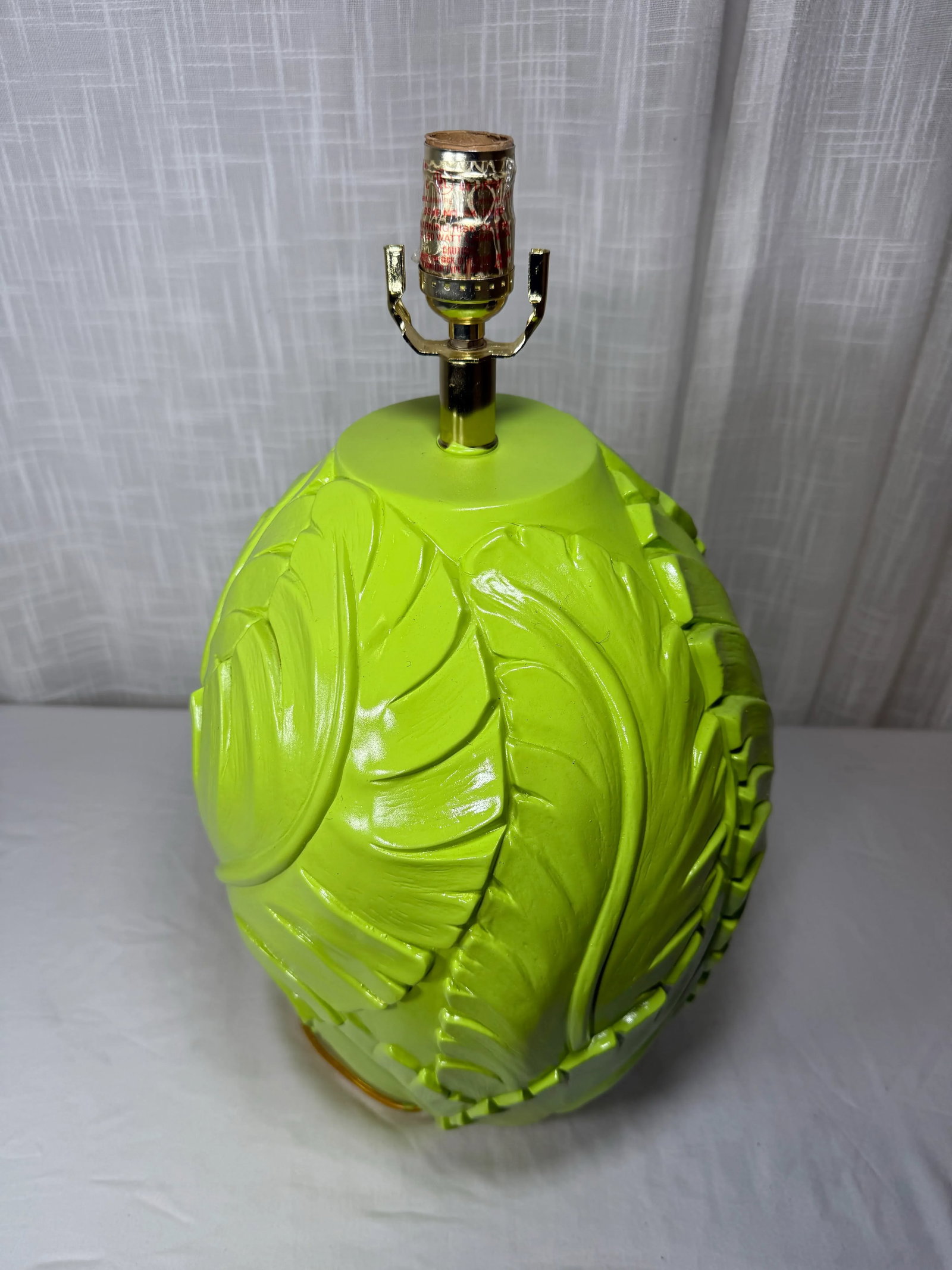 Vintage Palm Beach Regency Palm Leaf Solid Plaster Key Lime Green Table Lamp - Newly Painted - 3