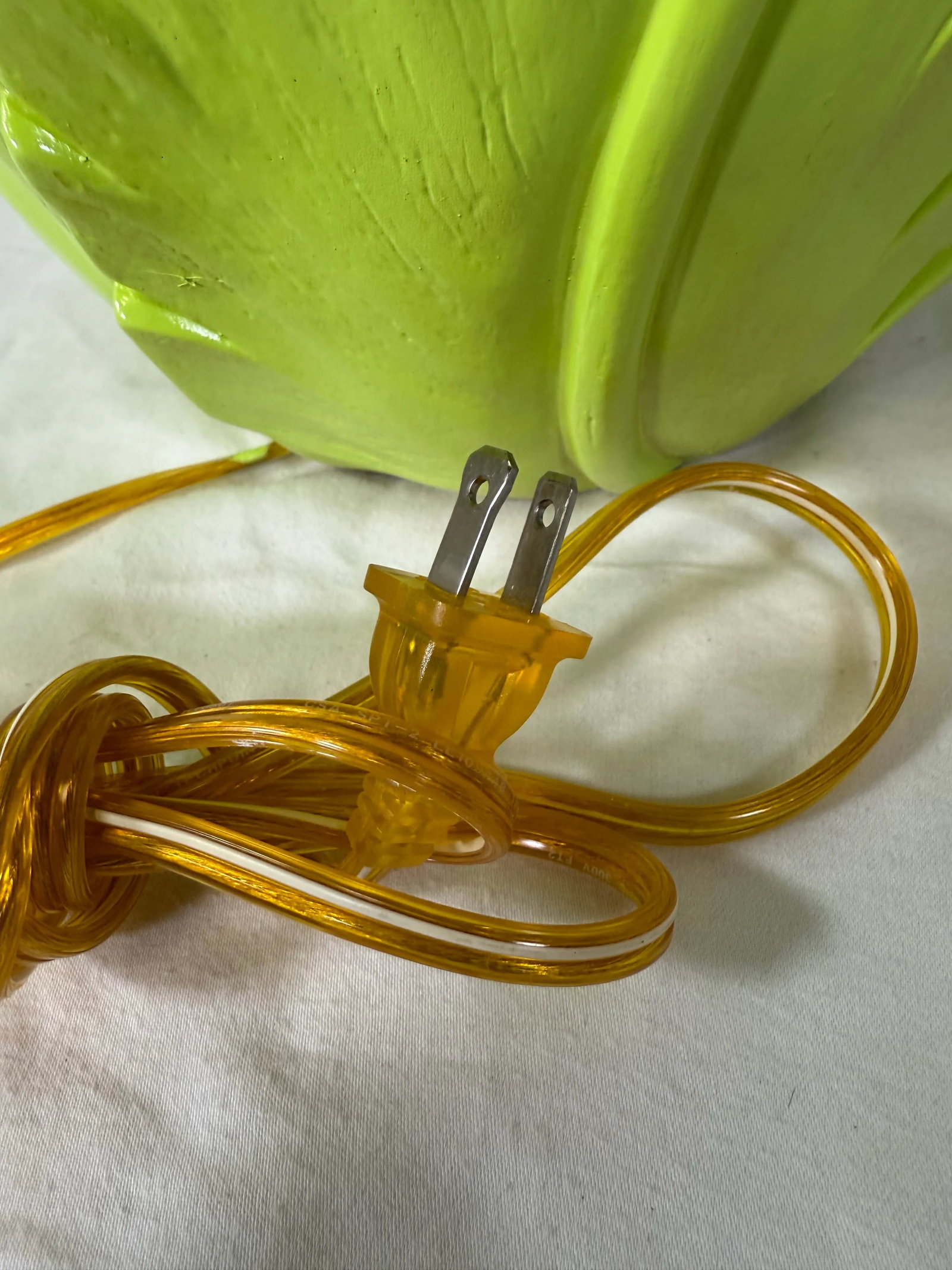 Vintage Palm Beach Regency Palm Leaf Solid Plaster Key Lime Green Table Lamp - Newly Painted - 5