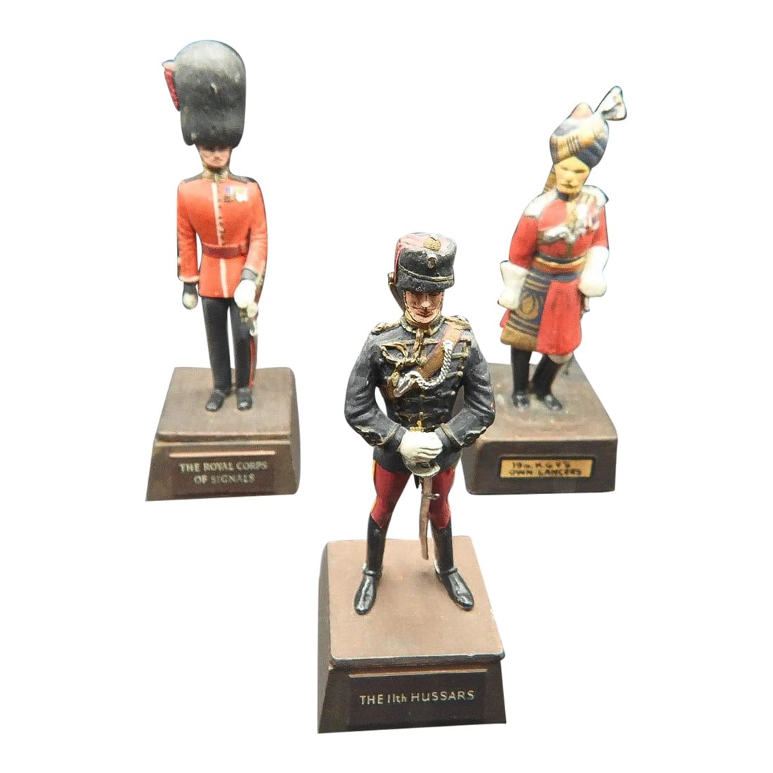1950s Sentry Box Reed England British Officers Figurines Hussars Lancers Signals - Set of 3: This marvelous vintage set of 3 British Regiment officer figurines are created in gorgeous cast metal with authentic uniforms and appropriate paint, each set on a substantial weighted base. Each