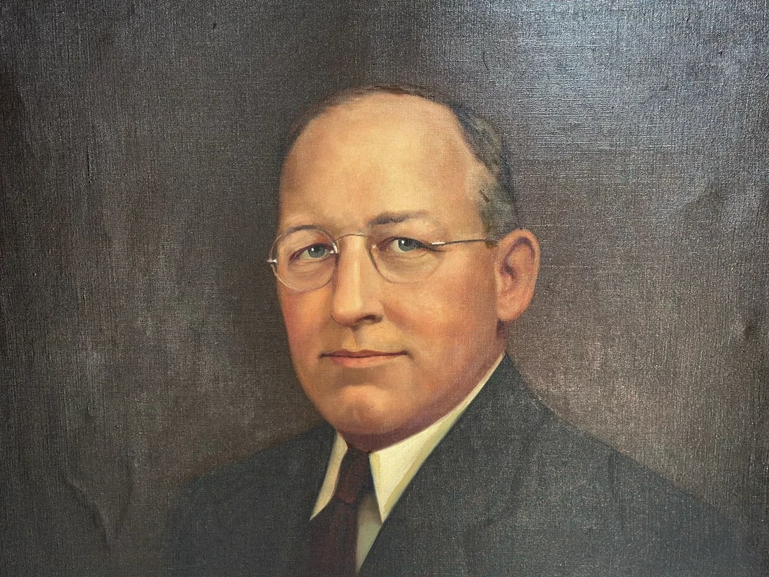 1920s Antique Portrait Oil Painting of a Gentleman, Framed - 3