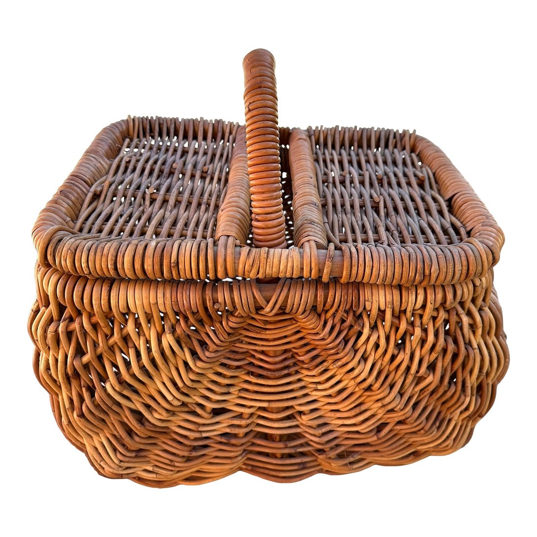 Vintage Thick Rattan/Wicker Picnic Basket W/Removable Lid: Vintage Rattan/Wicker Picnic Basket w/Removable Lid. Perfect for bbq's and beach parties. Remove lid and use as a gathering basket. Lots of options. 16in h to handle 17in w x 13in d 11in h (no lid) x
