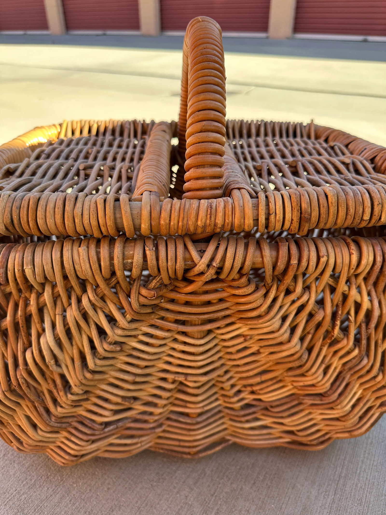 Vintage Thick Rattan/Wicker Picnic Basket W/Removable Lid - 4