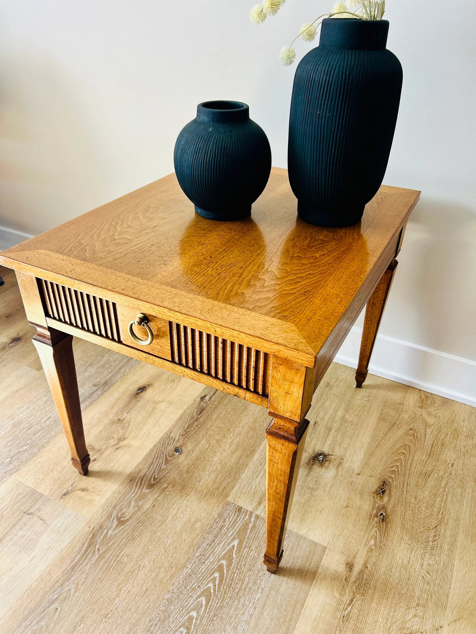 1970s Mid-Century Baker Furniture French Regency-Style Side Table - 11