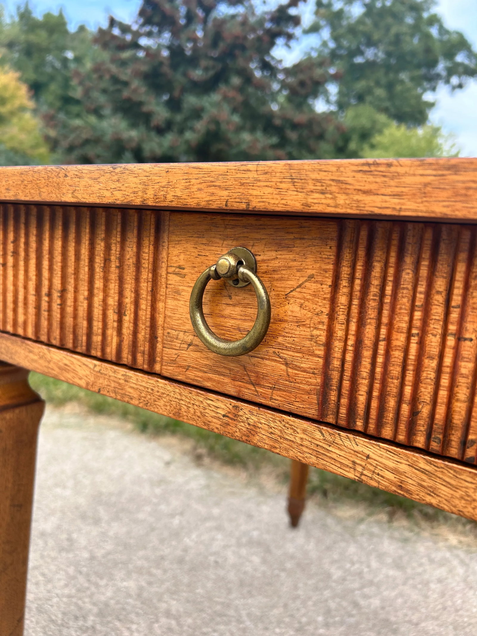 1970s Mid-Century Baker Furniture French Regency-Style Side Table - 4