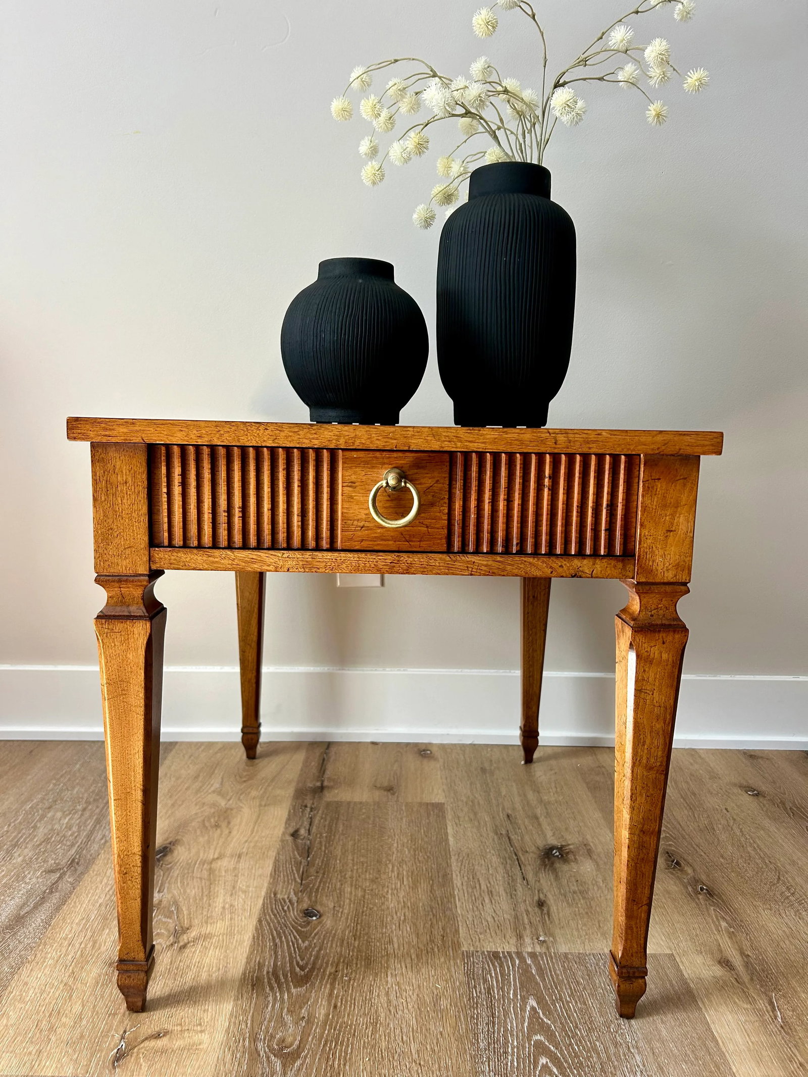 1970s Mid-Century Baker Furniture French Regency-Style Side Table - 7