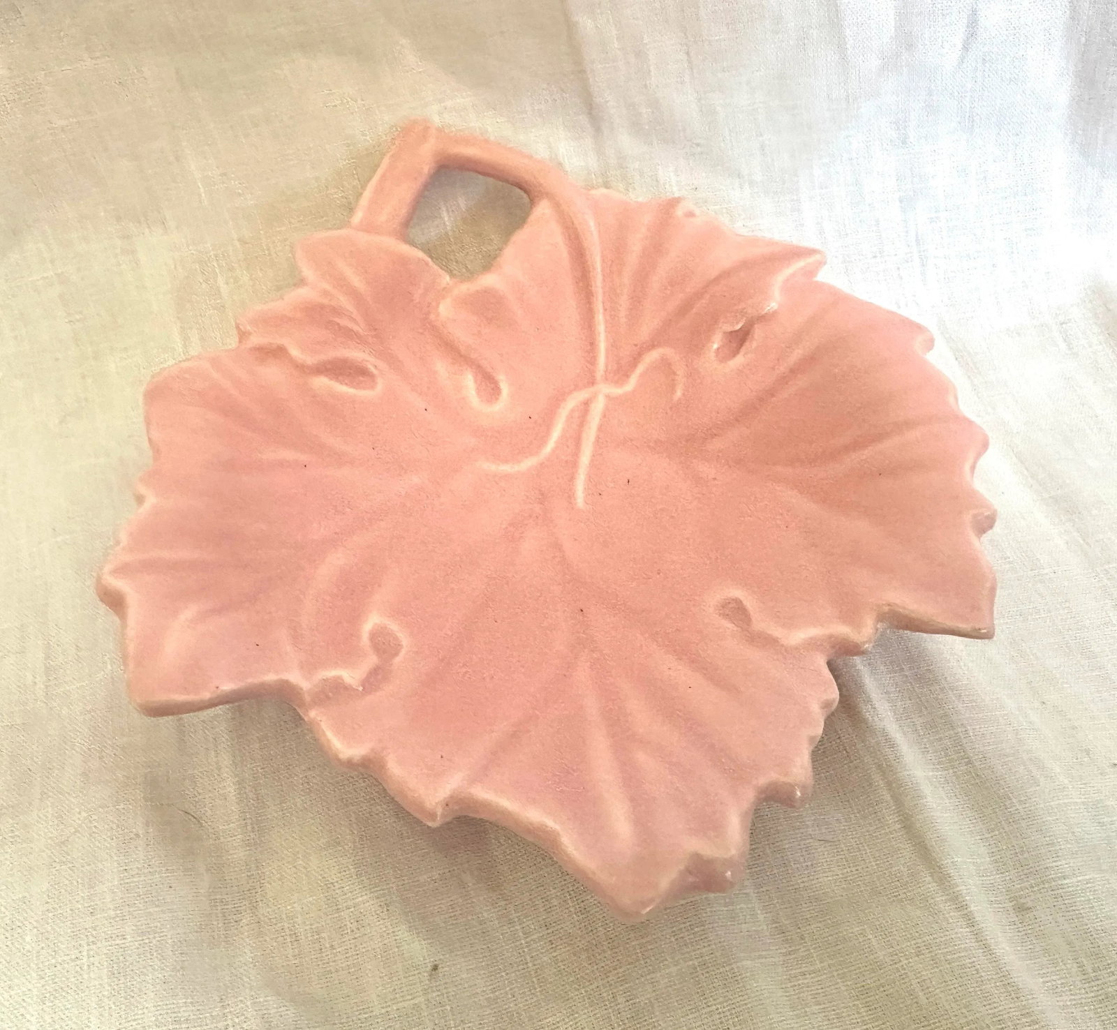 Vintage Dusty Pink Majolica Ceramic Leaf Trinket Dish - 4