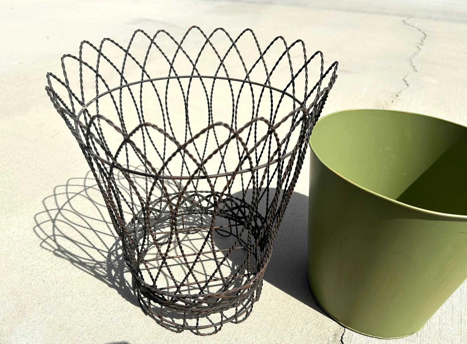 Vintage Wire Basket W/Green Planter Pot Liner - 6