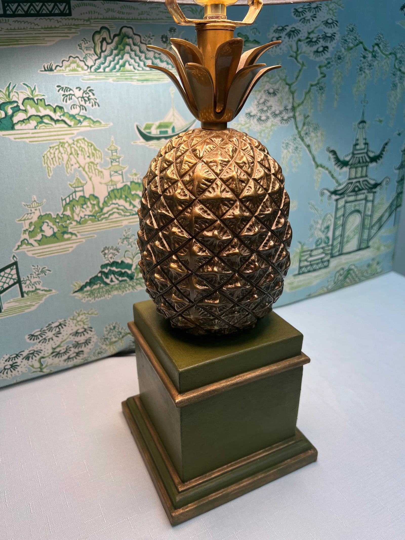 Vintage Hollywood Regency Brass Pineapple Table Lamp With Hand-Painted Green Shade - Newly Painted - 2