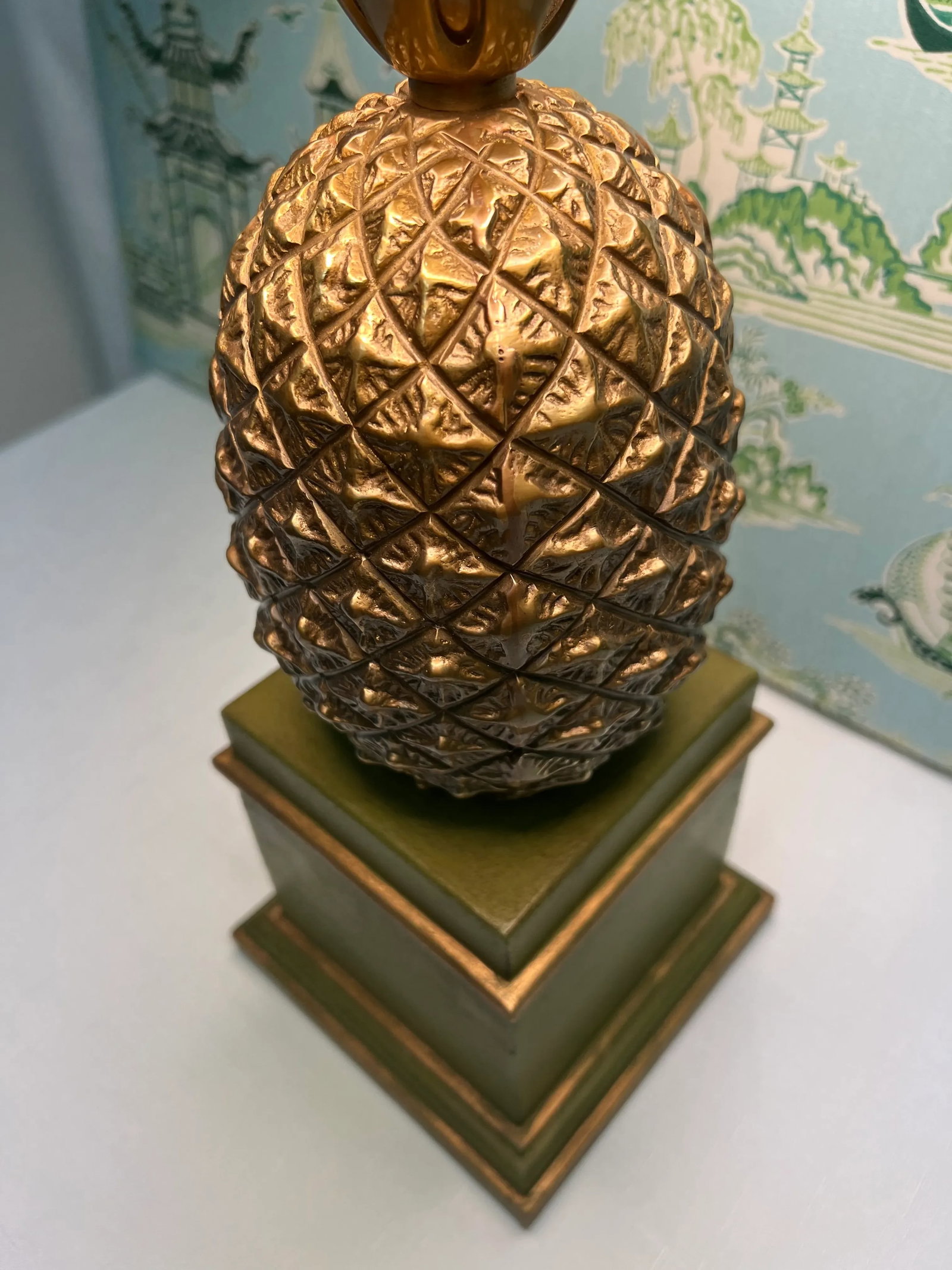 Vintage Hollywood Regency Brass Pineapple Table Lamp With Hand-Painted Green Shade - Newly Painted - 3