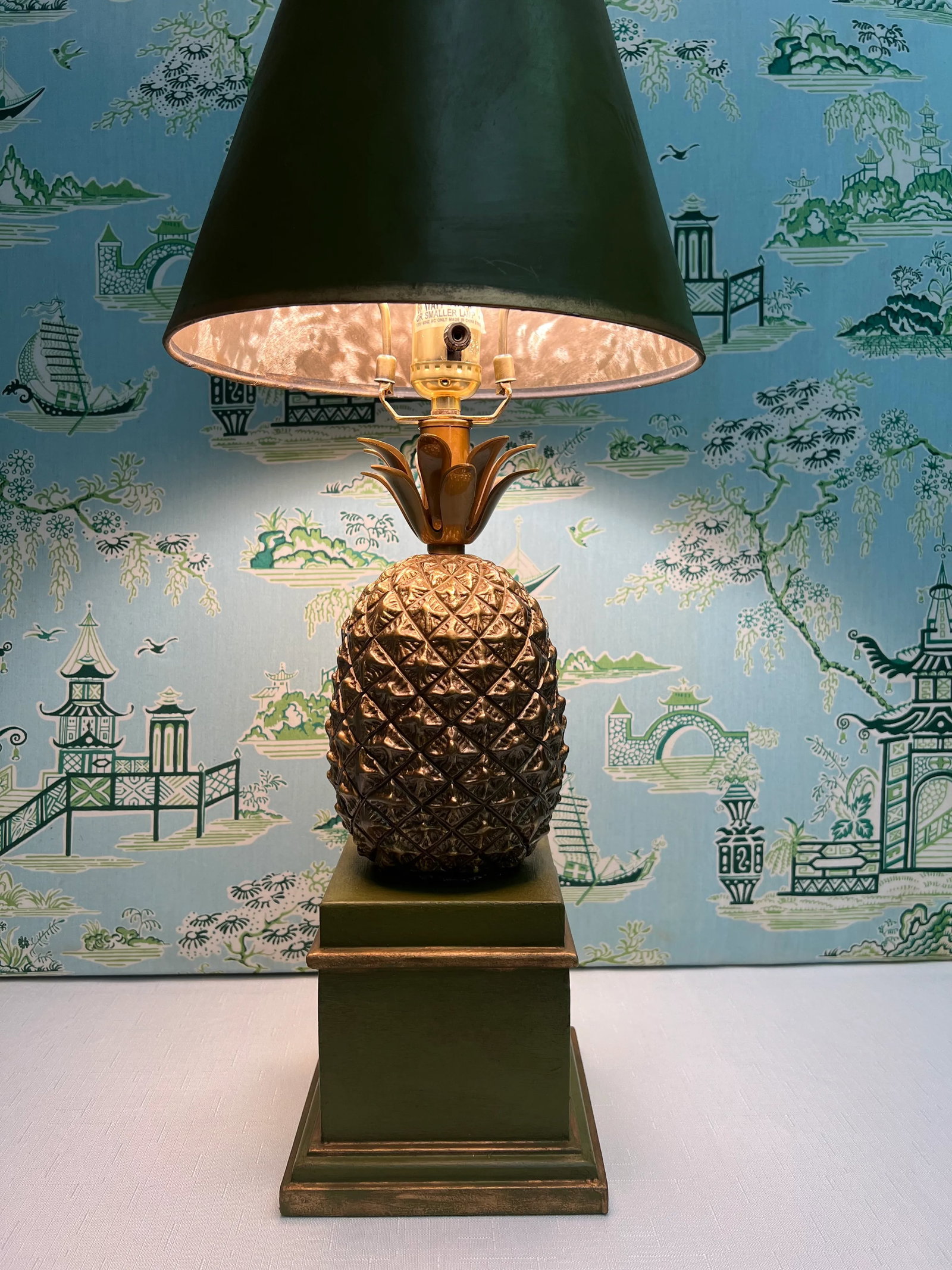Vintage Hollywood Regency Brass Pineapple Table Lamp With Hand-Painted Green Shade - Newly Painted - 6