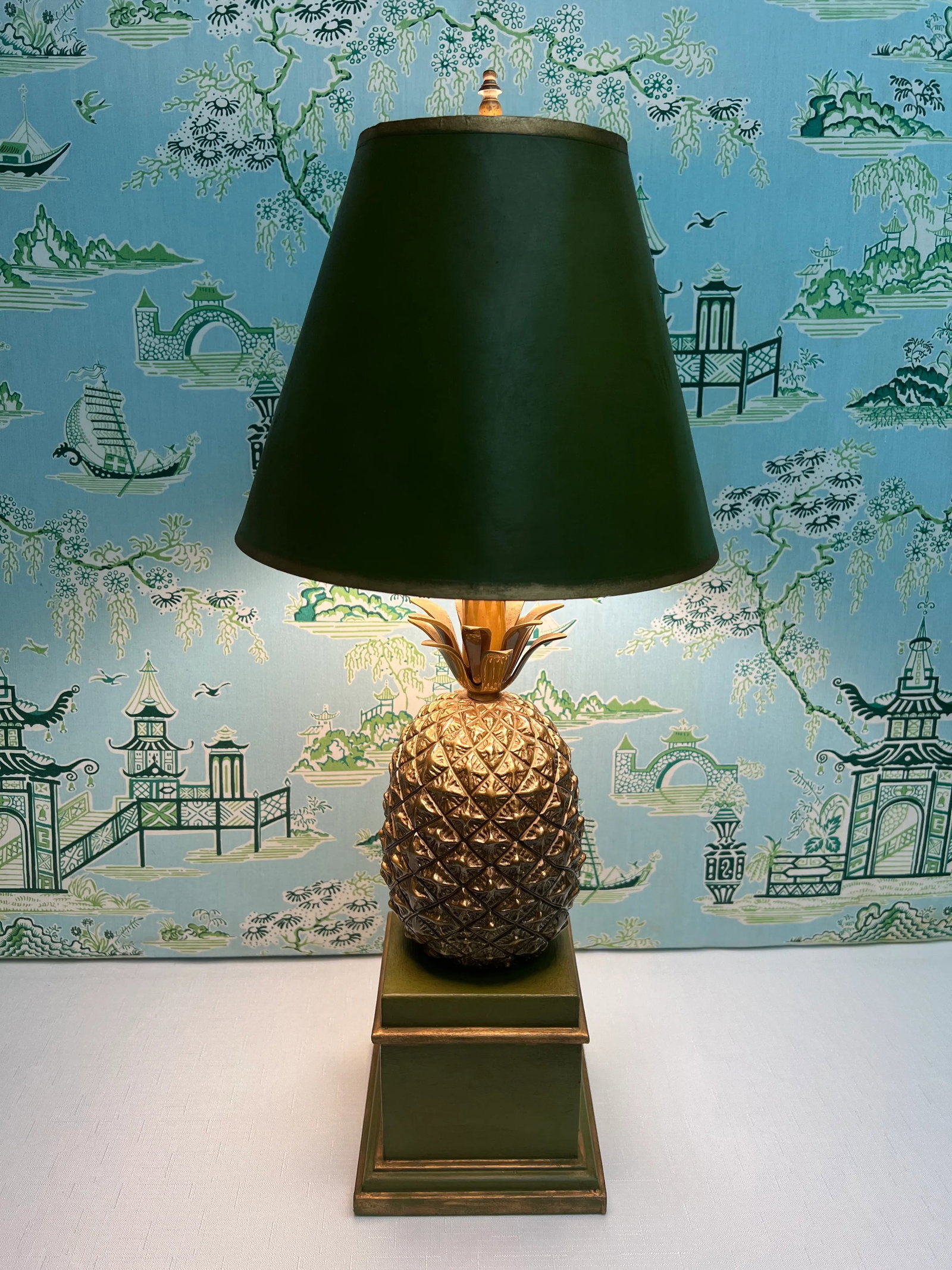 Vintage Hollywood Regency Brass Pineapple Table Lamp With Hand-Painted Green Shade - Newly Painted - 7