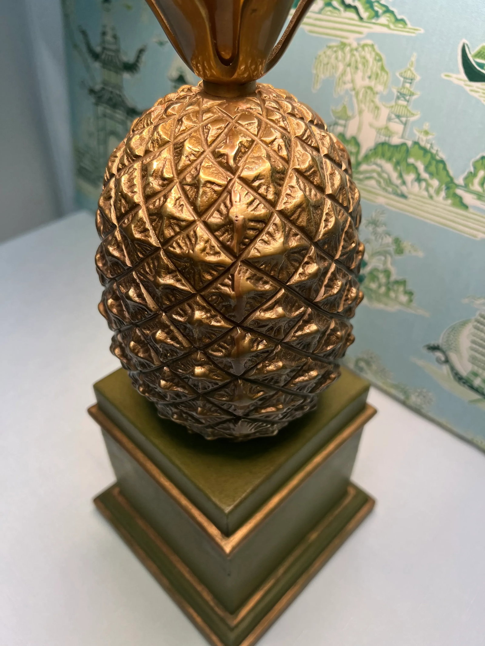Vintage Hollywood Regency Brass Pineapple Table Lamp With Hand-Painted Green Shade - Newly Painted - 8
