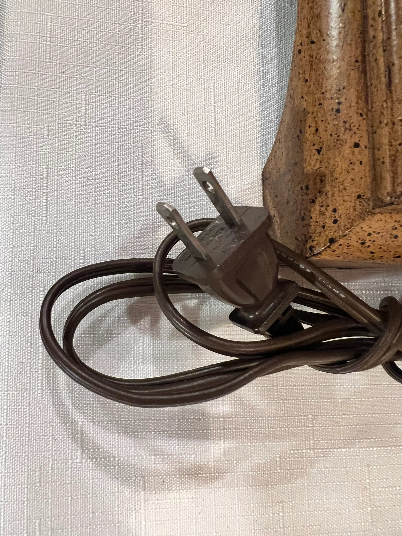 Vintage Coastal Palm Beach Regency Reverse Painted Pink Glass Shell Lamp on Wooden Base - 8