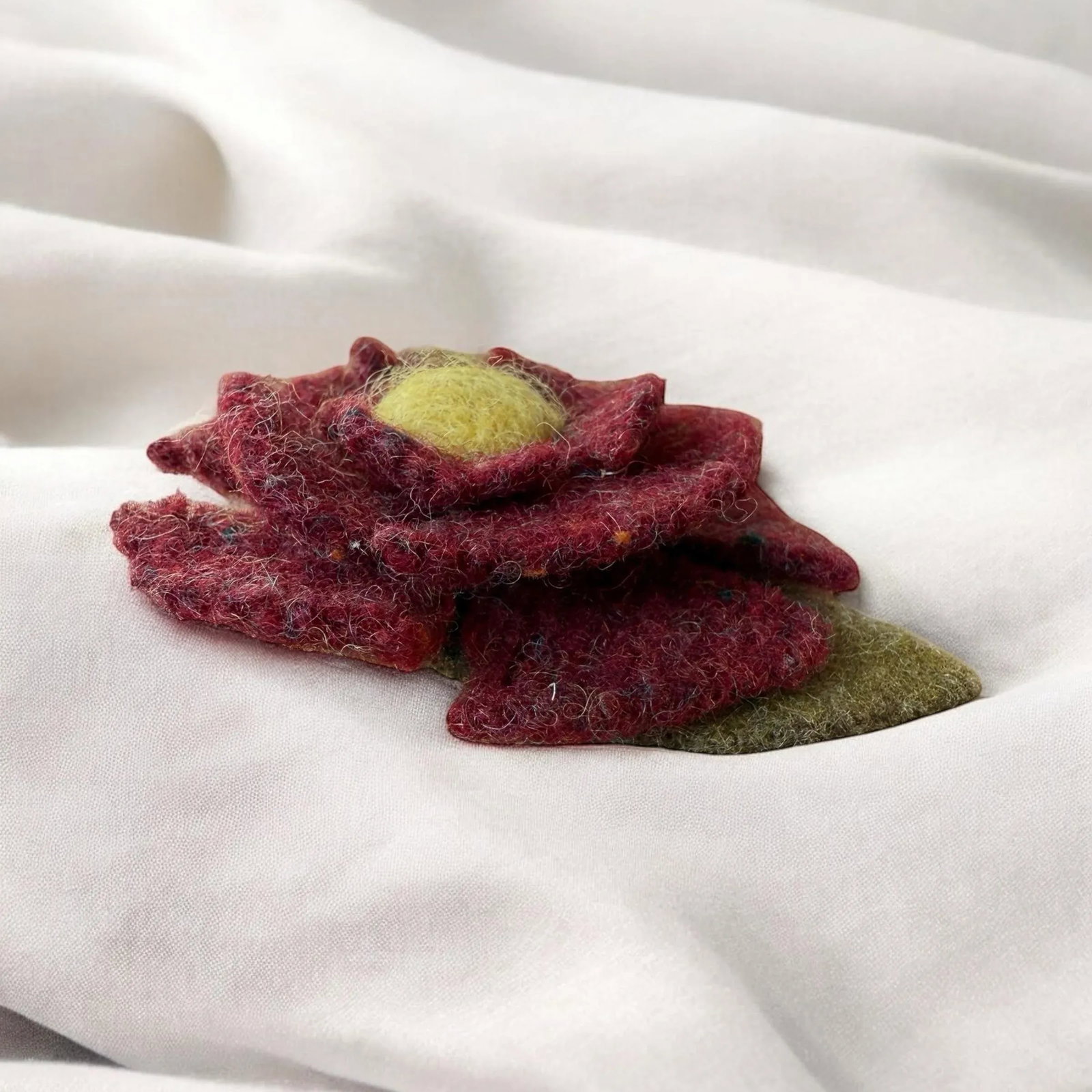 1990s Wool Felt Floral Folk Art Brooch - 3