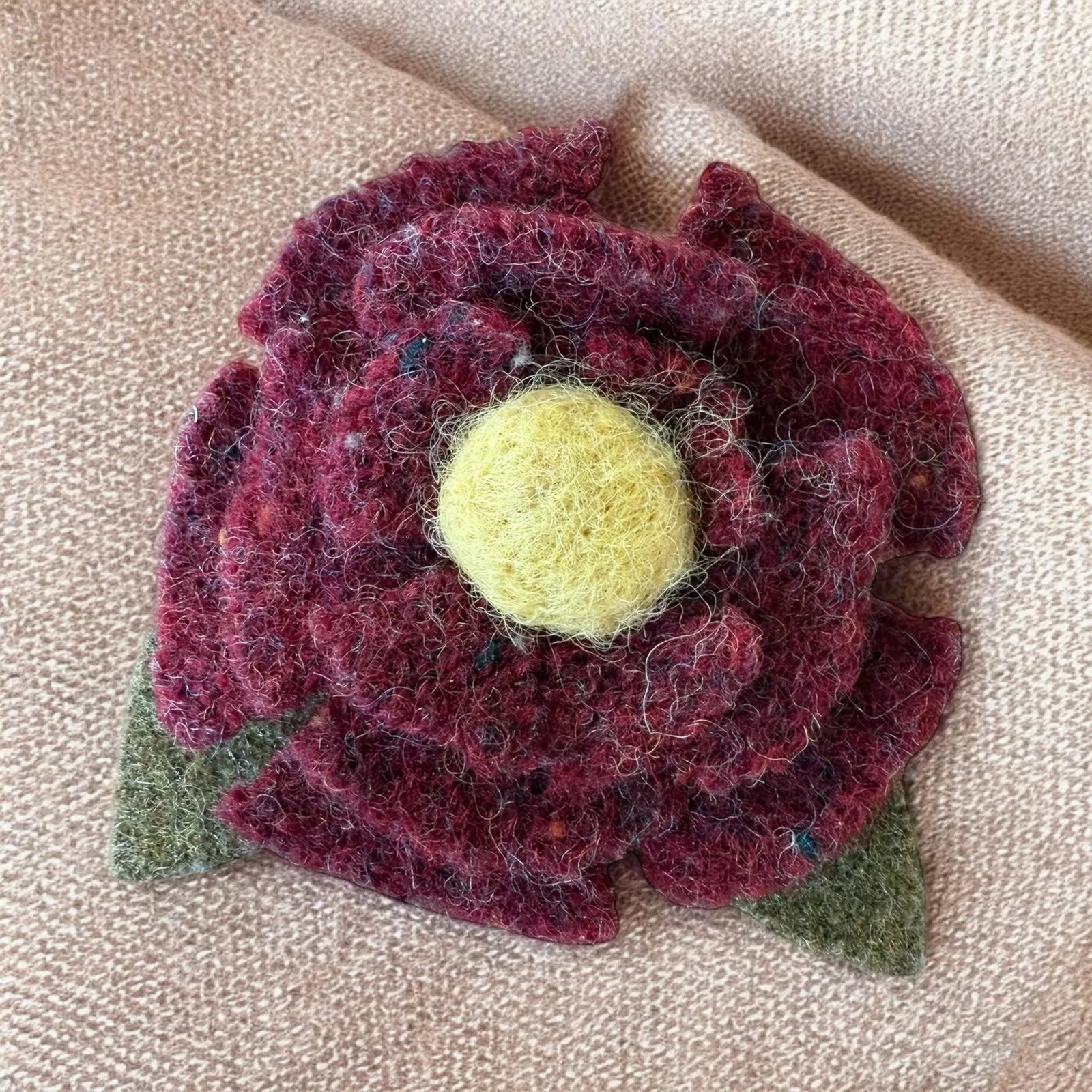 1990s Wool Felt Floral Folk Art Brooch - 4