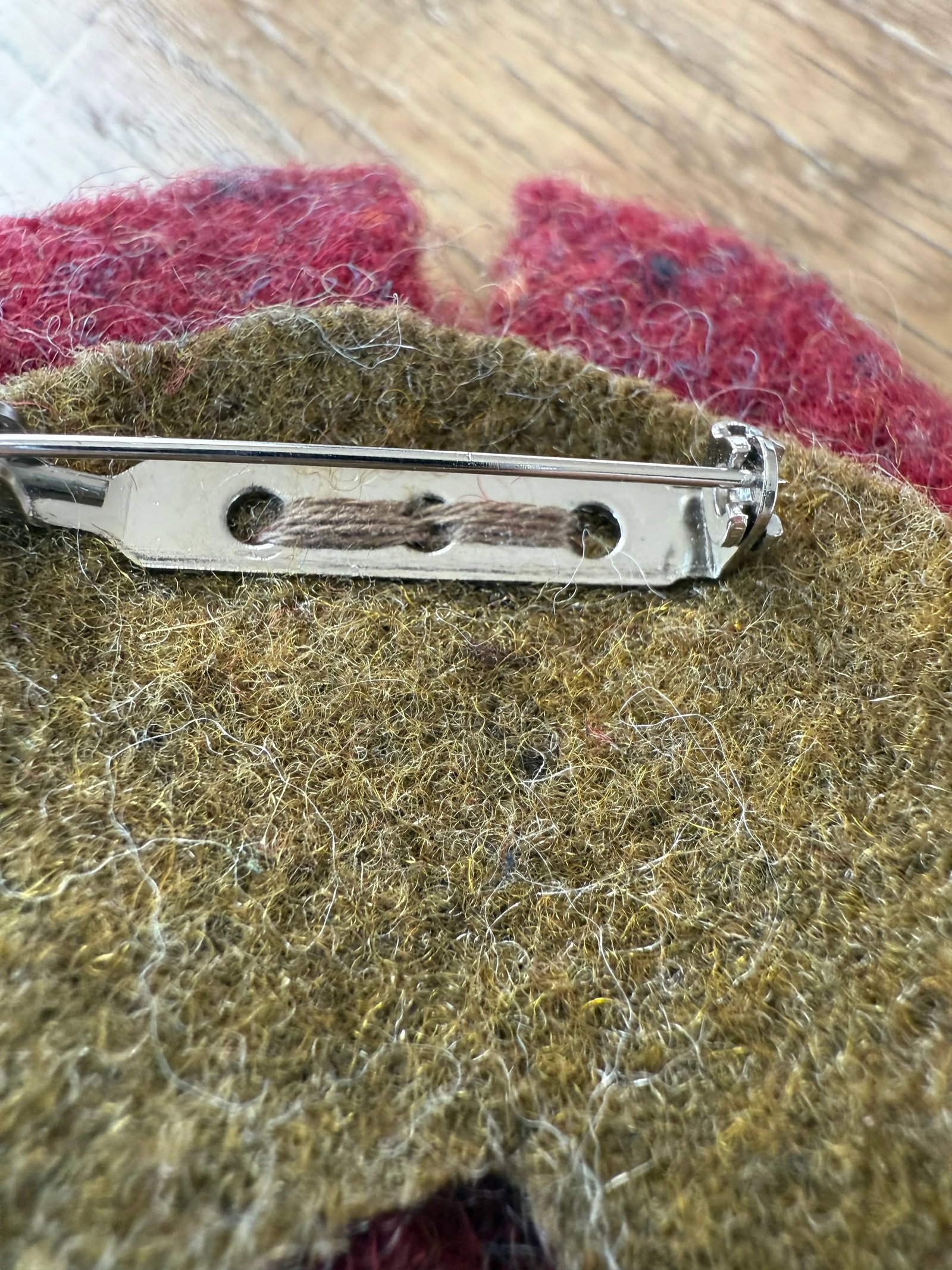 1990s Wool Felt Floral Folk Art Brooch - 7