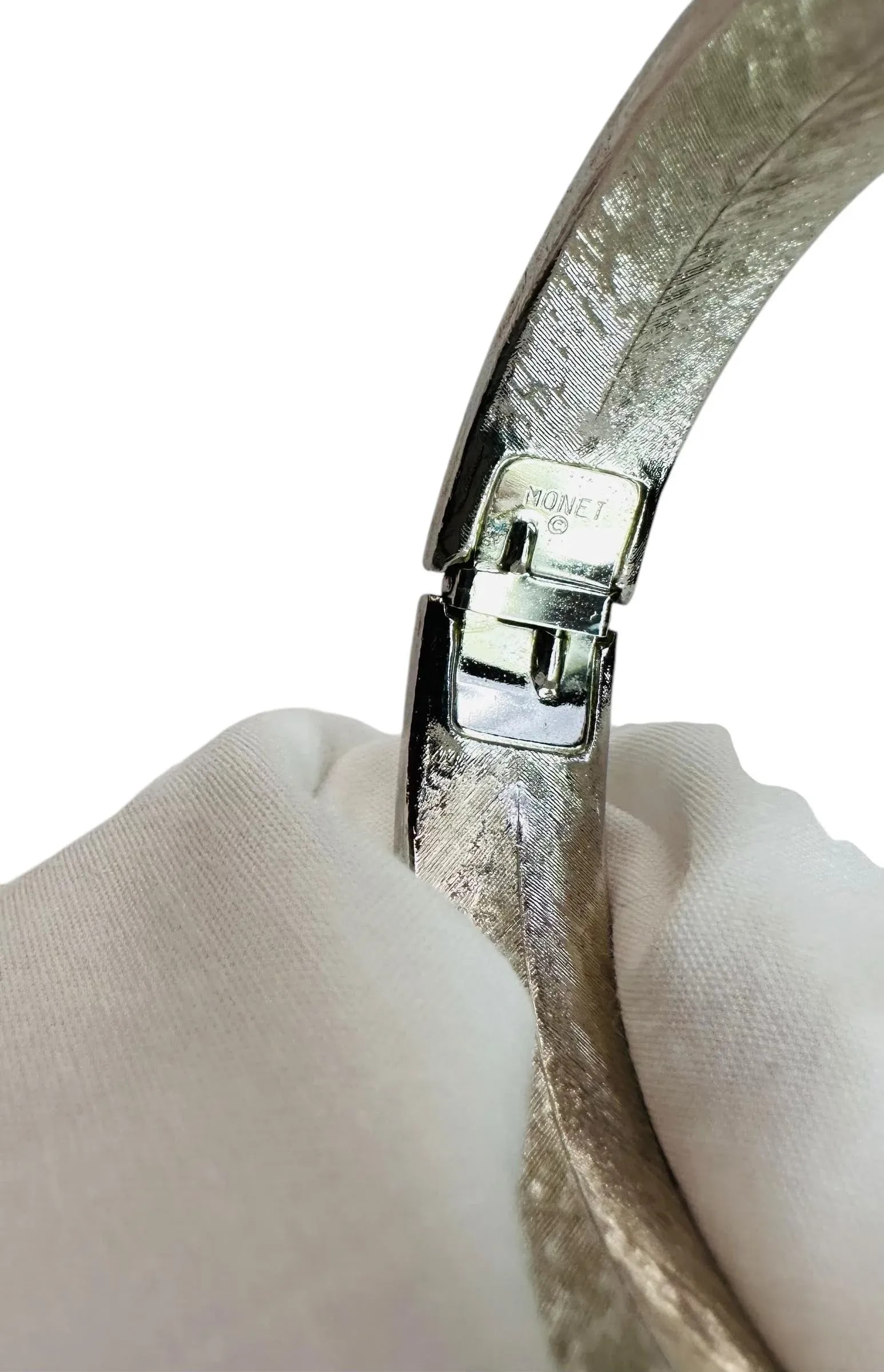 Mid 20th Century Monet Silvertone Textured Spring Clasp Cuff Bracelet - 4