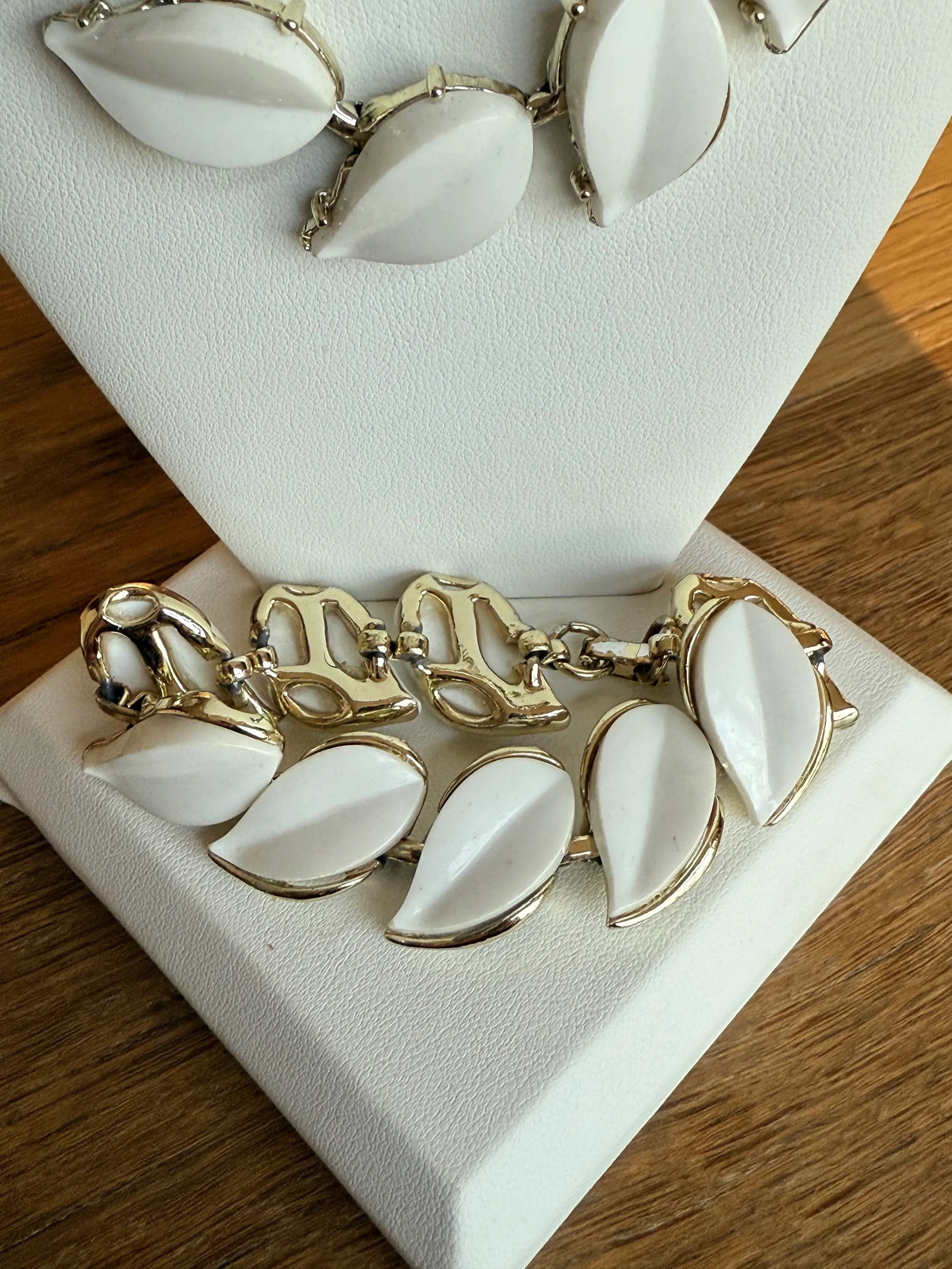 Vintage White Lucite Leaf Demi Parure Jewelry Set Necklace and Bracelet - 3