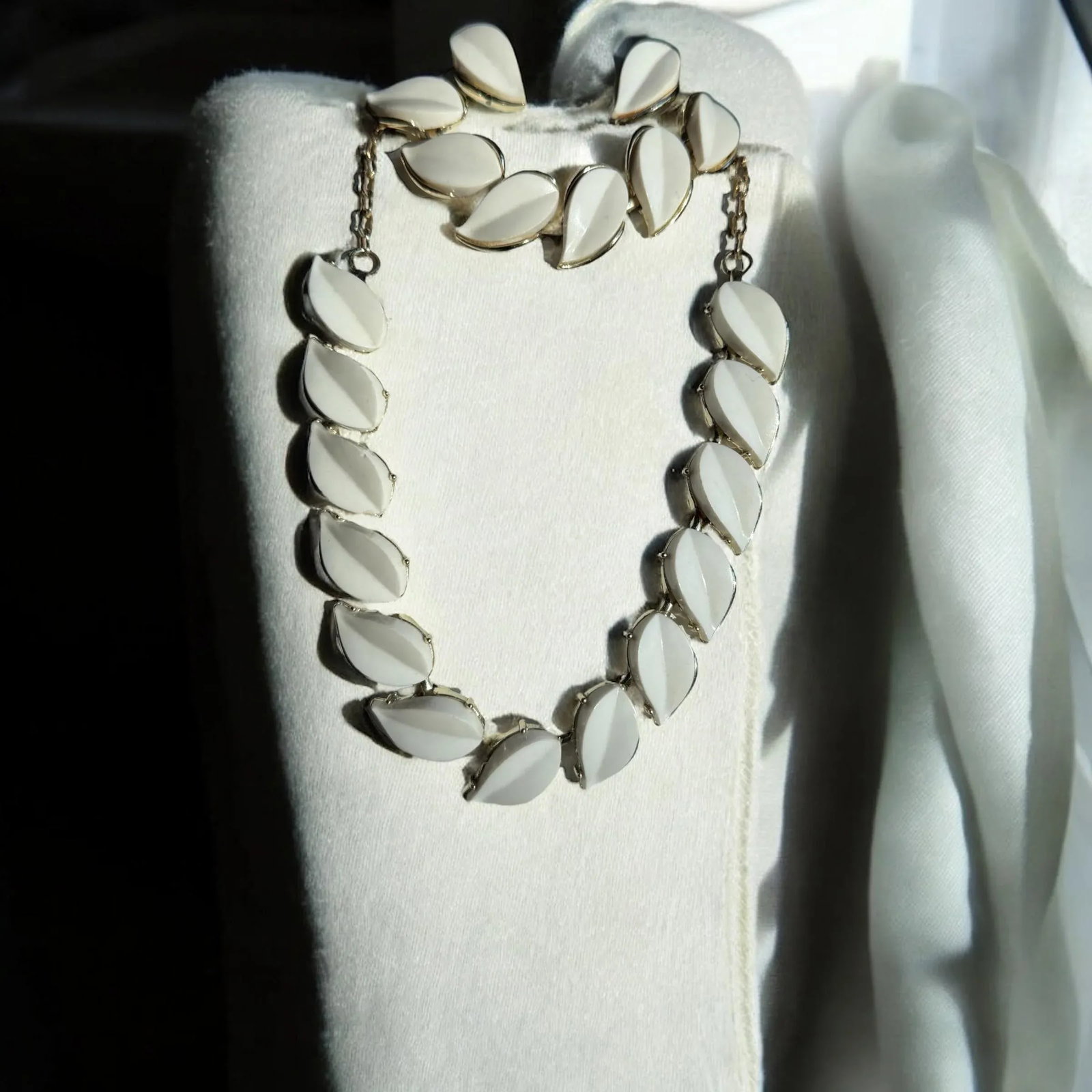 Vintage White Lucite Leaf Demi Parure Jewelry Set Necklace and Bracelet - 6