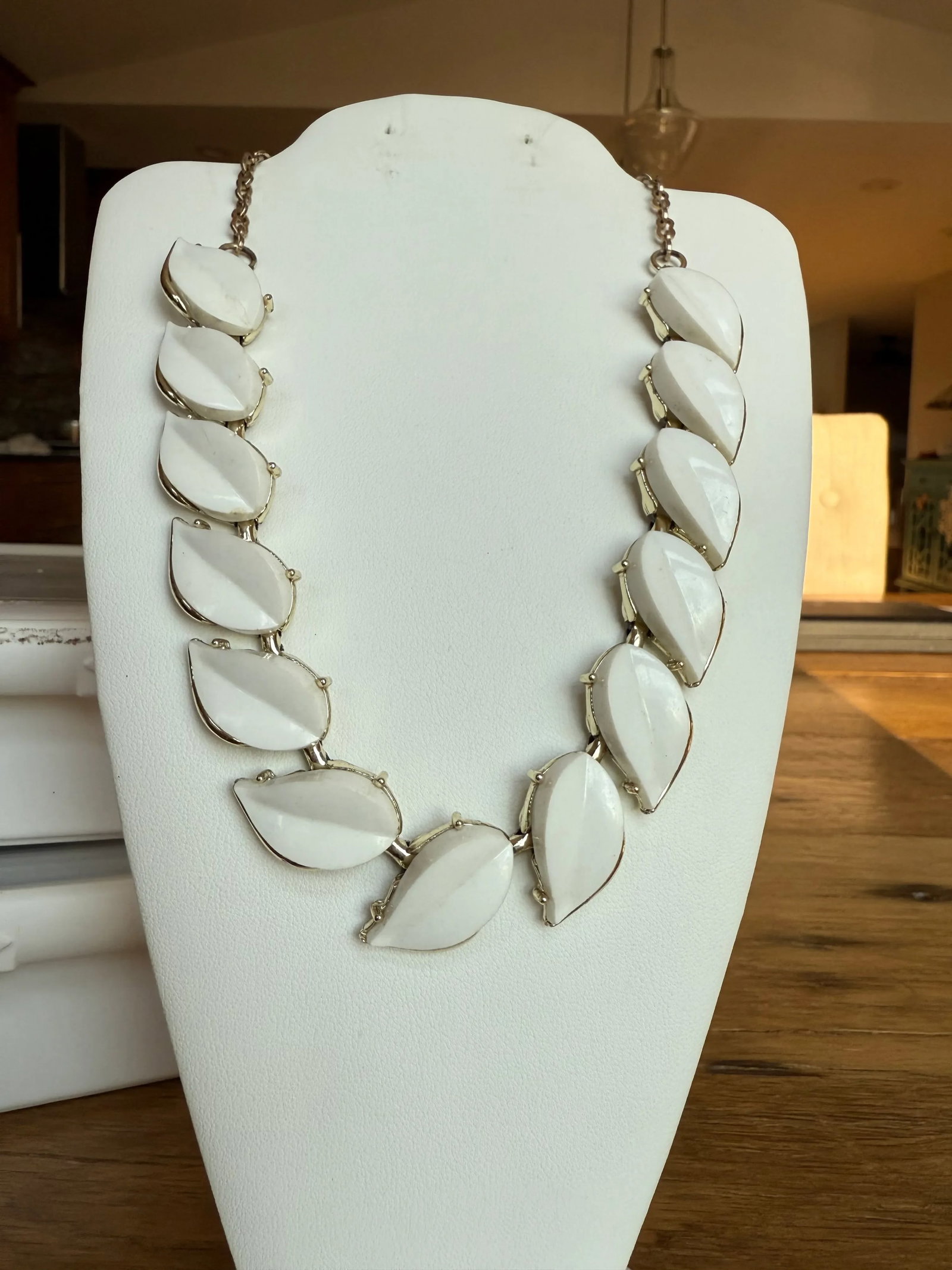 Vintage White Lucite Leaf Demi Parure Jewelry Set Necklace and Bracelet - 7