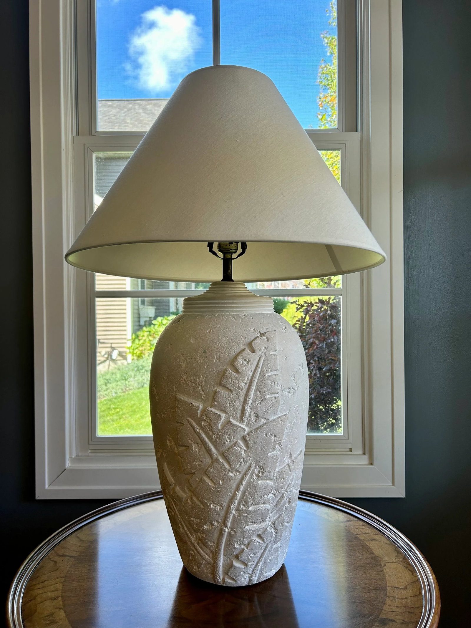 Vintage Postmodern Ceramic Table Lamp With Textured Palm Leaf Motif - 2