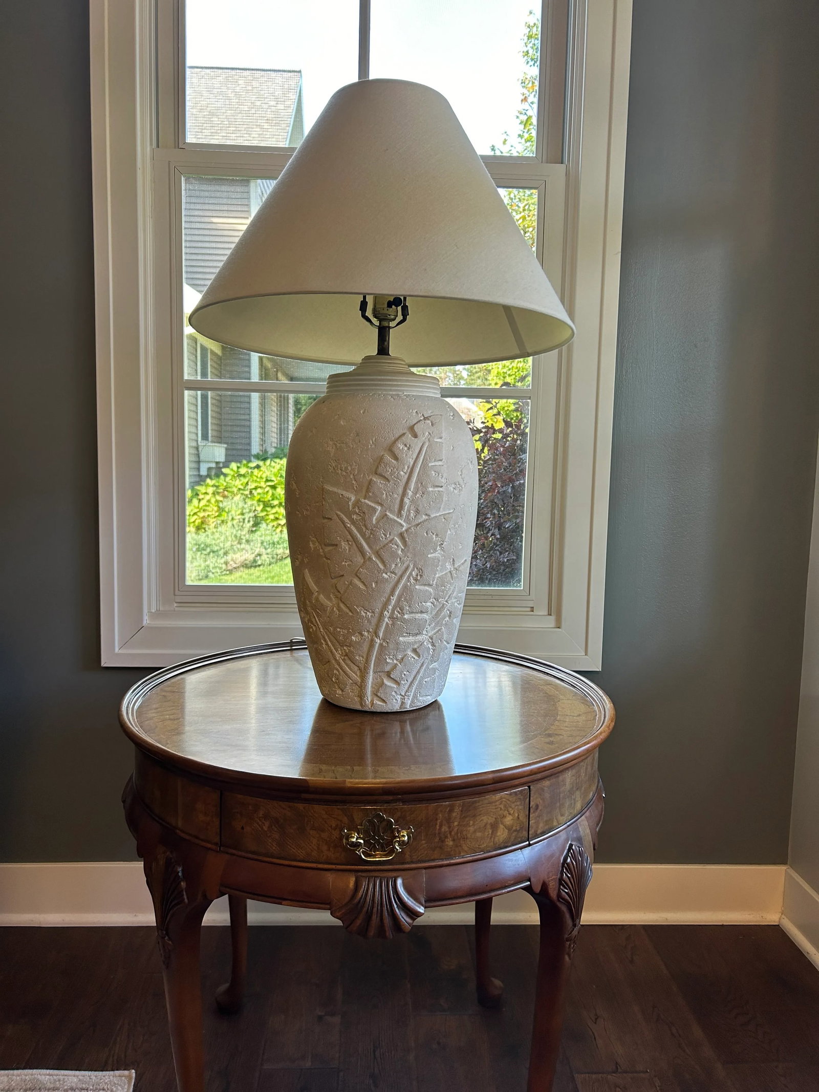 Vintage Postmodern Ceramic Table Lamp With Textured Palm Leaf Motif - 5