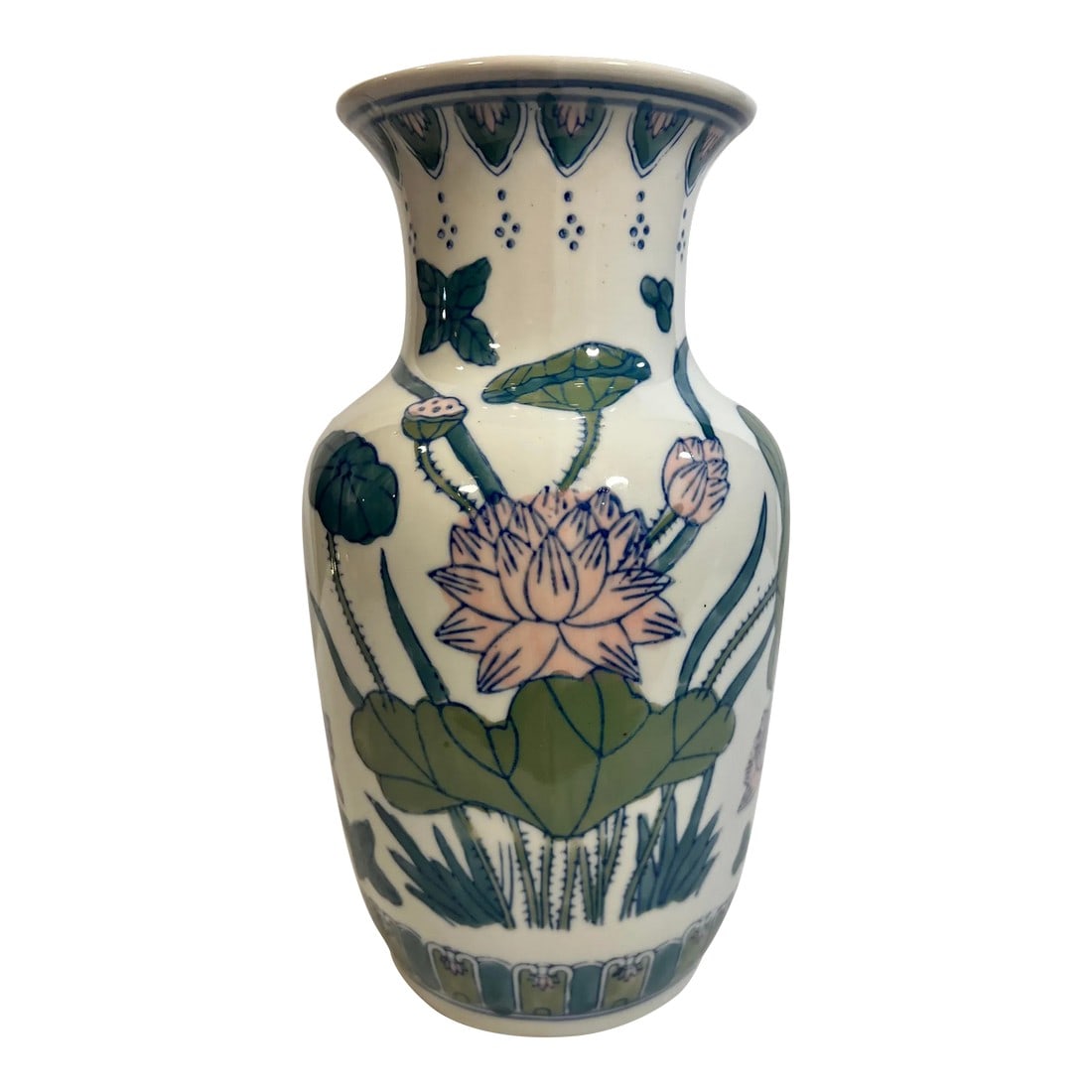 Vintage Chinese Export Famille Verte Chinoiserie Vase: I am delighted to introduce you to this wonderful Chinoiserie Famille Verte Vase. This exquisite vase will surely add a touch of elegance and artistry to any space. Imagine having this stunning