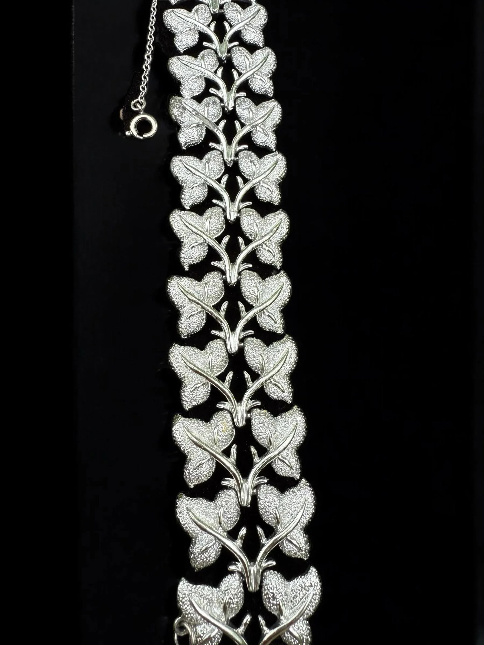 1950s Vintage Coro Silvertone Textured Leaf Link Wide Bracelet - 4