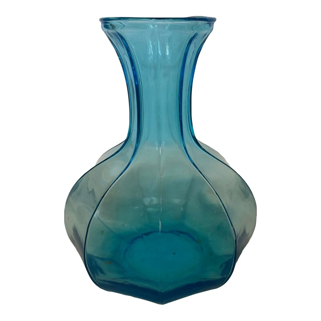 Vintage Indiana Glass Blue Colonial Water Carafe by Tiara: Vintage Indiana Glass Blue Colonial Water bottle/carafe by Tiara. Beautiful turquoise color. Perfect for a beach themed party or garden party. Can always be used as a vase. 8.25in h x 6in w Make