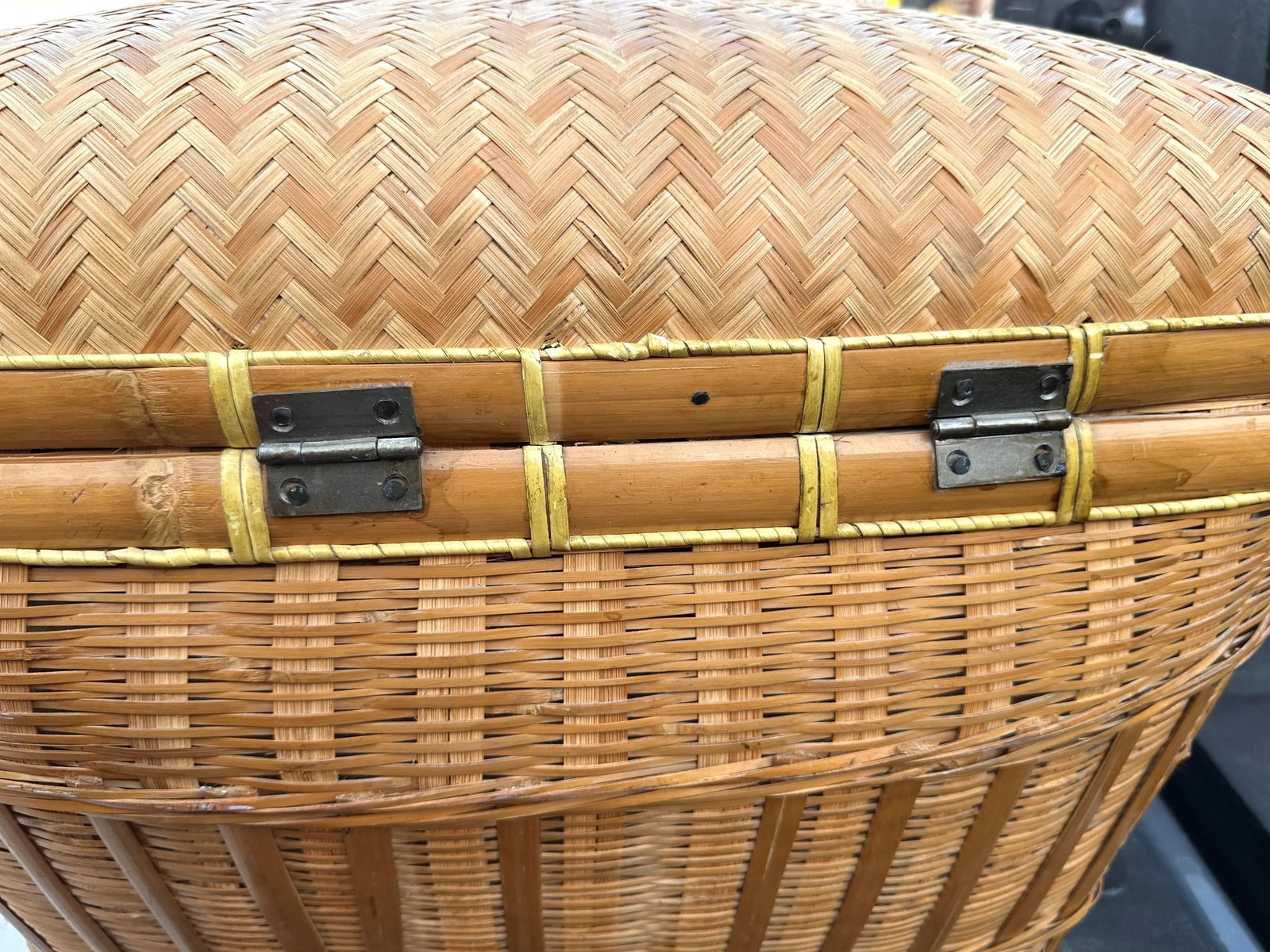 Vintage Chinese Split Bamboo Herringbone Weave Storage Trunk/Basket - 10