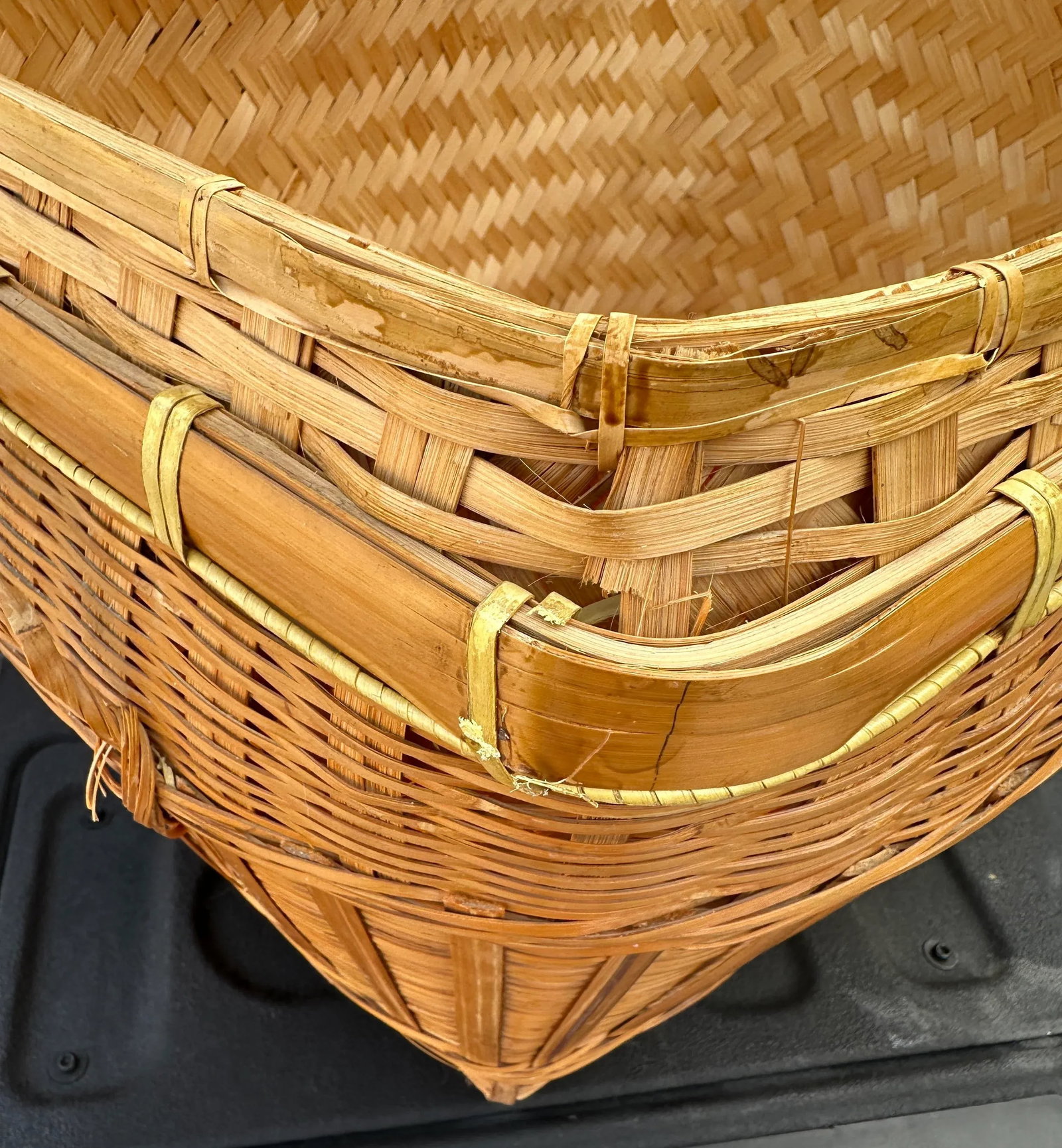 Vintage Chinese Split Bamboo Herringbone Weave Storage Trunk/Basket - 12